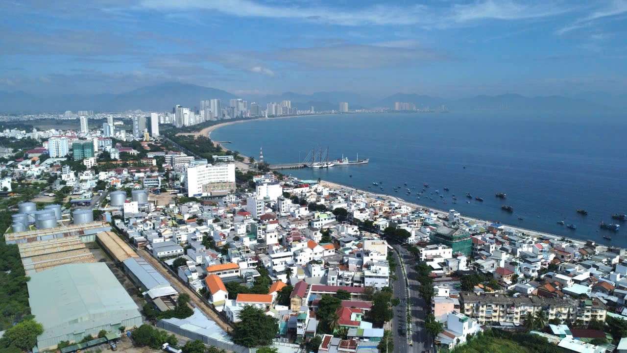 Khánh Hòa thành lập 3 tổ công tác tháo gỡ khó khăn cho doanh nghiệp