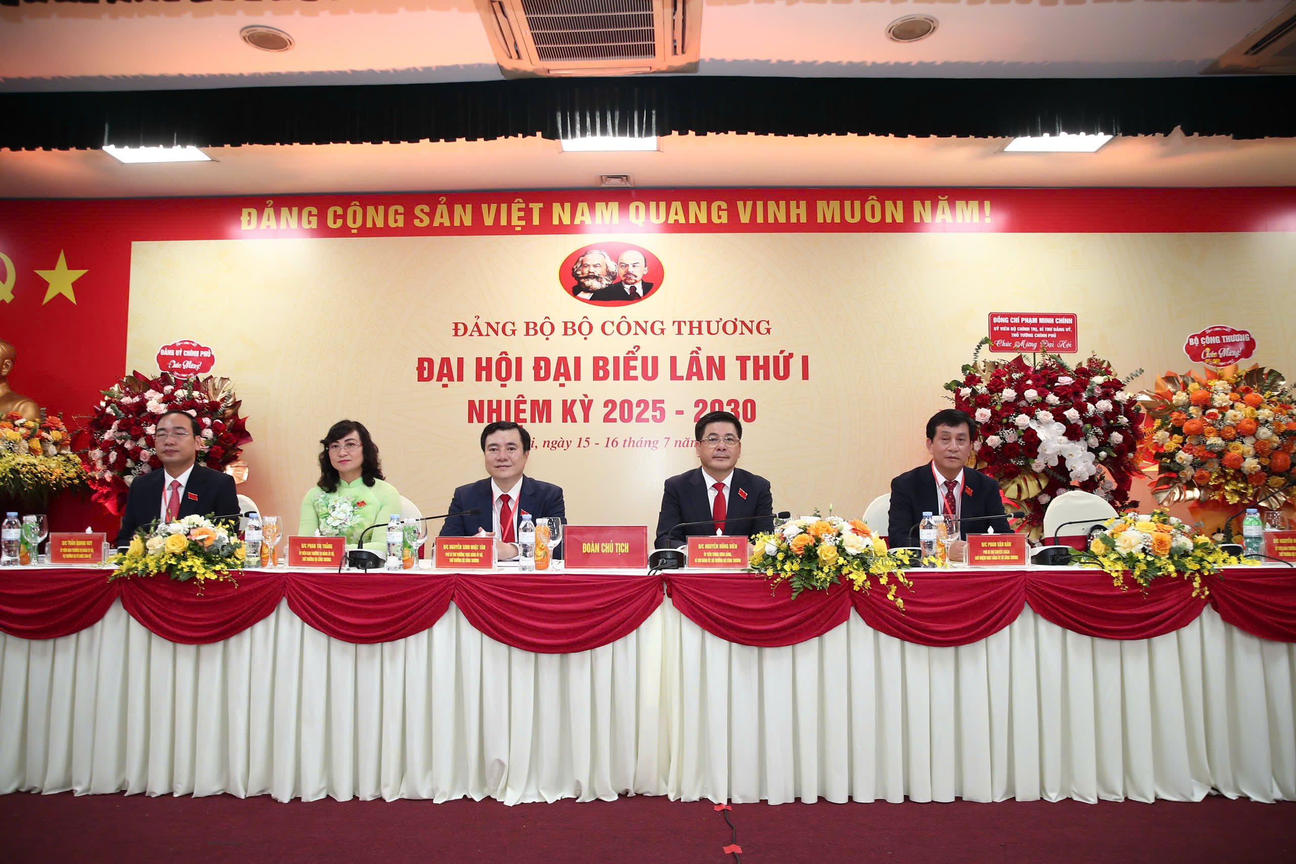 Chùm ảnh: Trước thềm Phiên thứ nhất Đại hội Đại biểu Đảng bộ Bộ Công Thương lần thứ 1