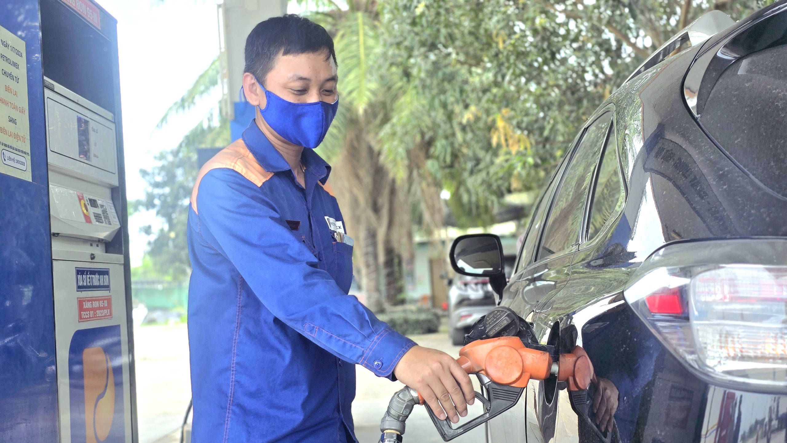 Tin Công Thương 21/7: Đề xuất giảm thuế bảo vệ môi trường với xăng hết năm 2026