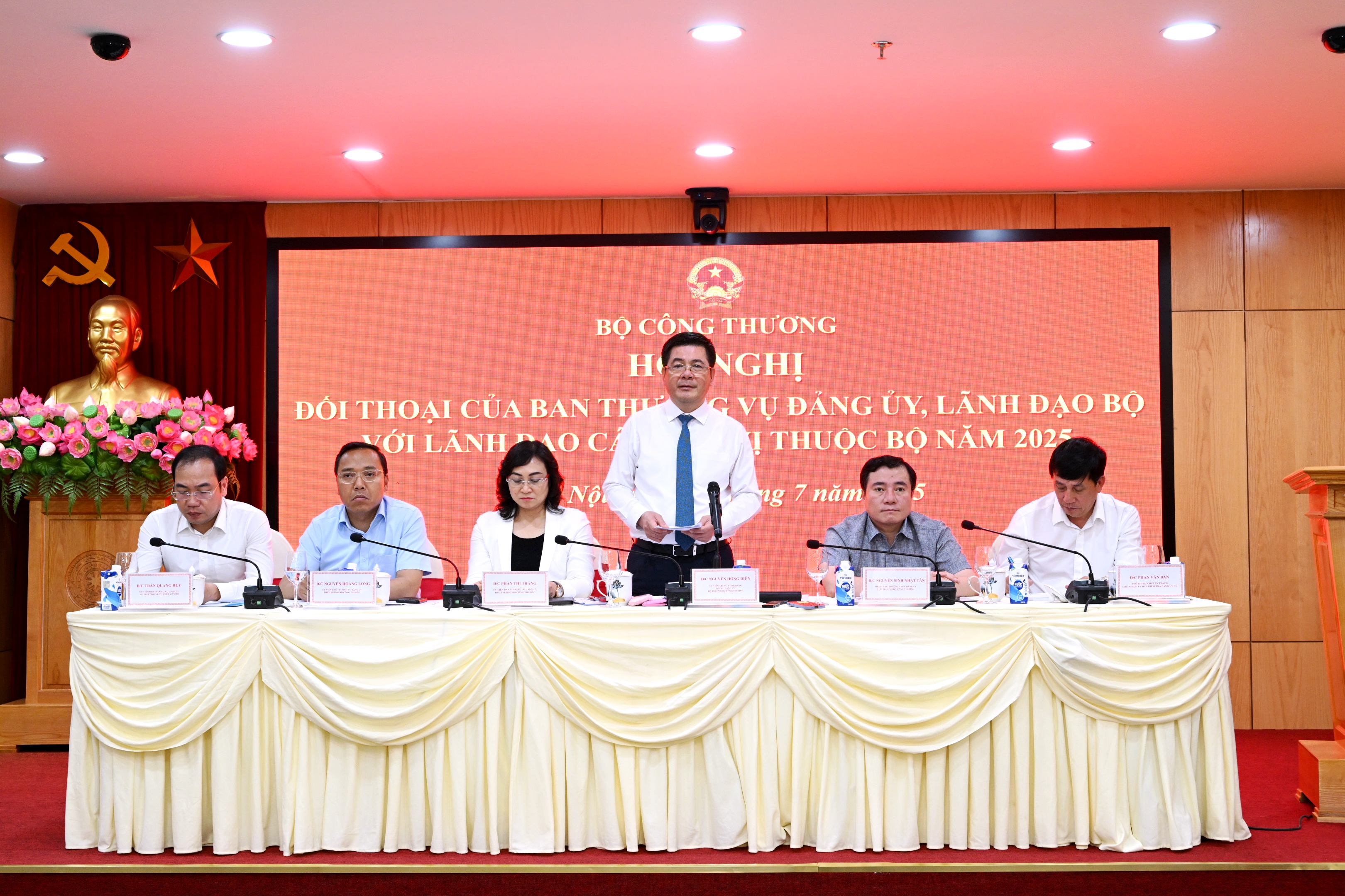 Bộ trưởng Nguyễn Hồng Diên giao 10 nhiệm vụ trọng tâm thúc ngành Công Thương bứt tốc