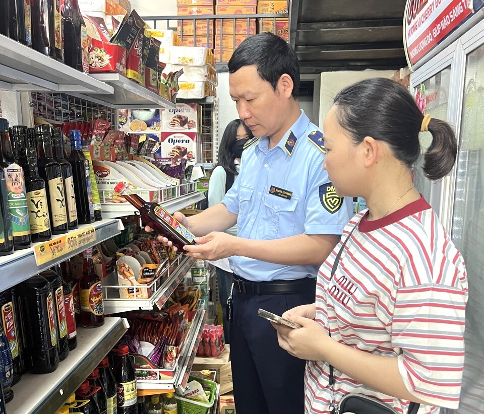 Thanh Hóa: Quyết không để tình trạng 'bão chưa tan, giá đã tăng'