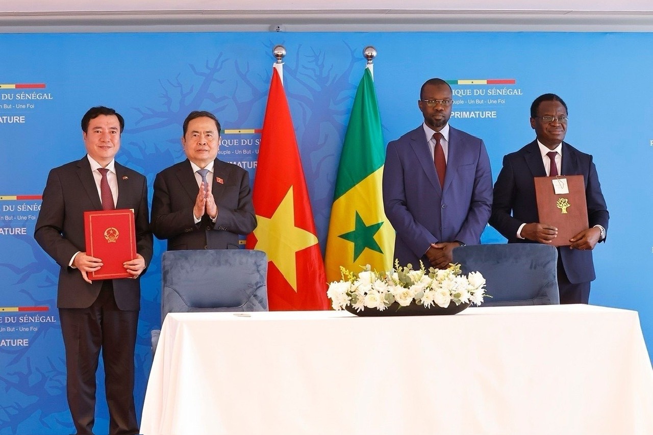 Việt Nam - Senegal ký hợp tác thương mại gạo, mở rộng đầu ra cho hàng Việt