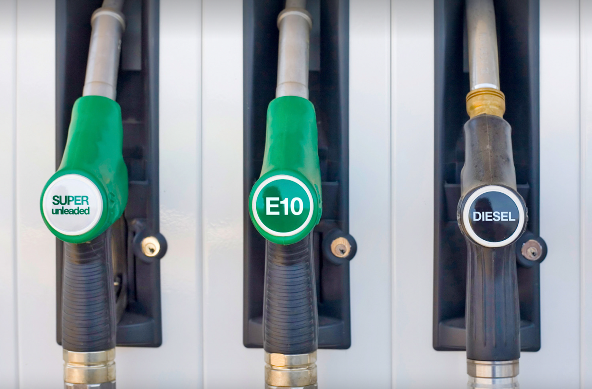 Xăng E10 an toàn cho động cơ nếu sử dụng đúng chuẩn