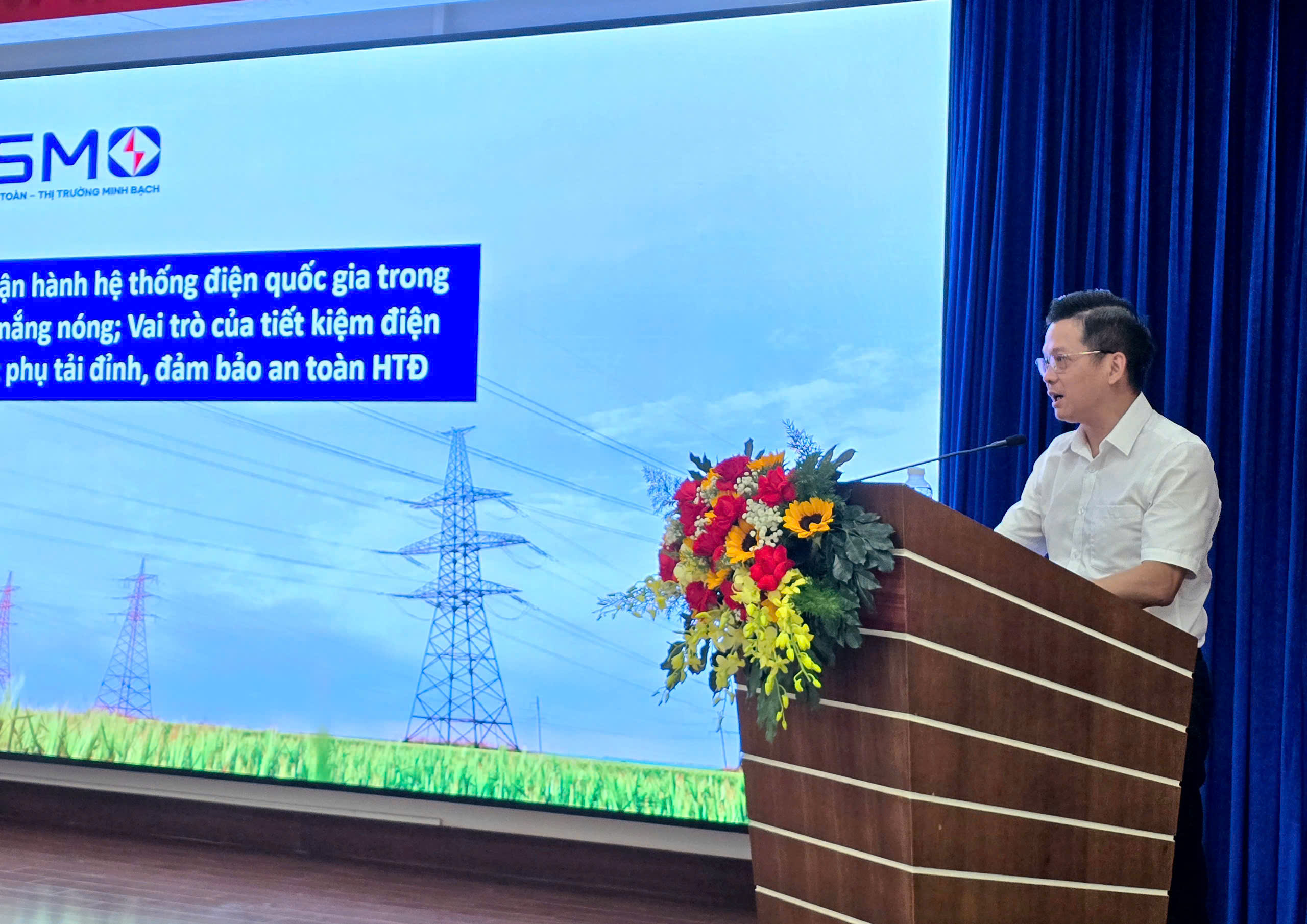 Tiết kiệm điện: Giữ an toàn lưới điện mùa nắng nóng