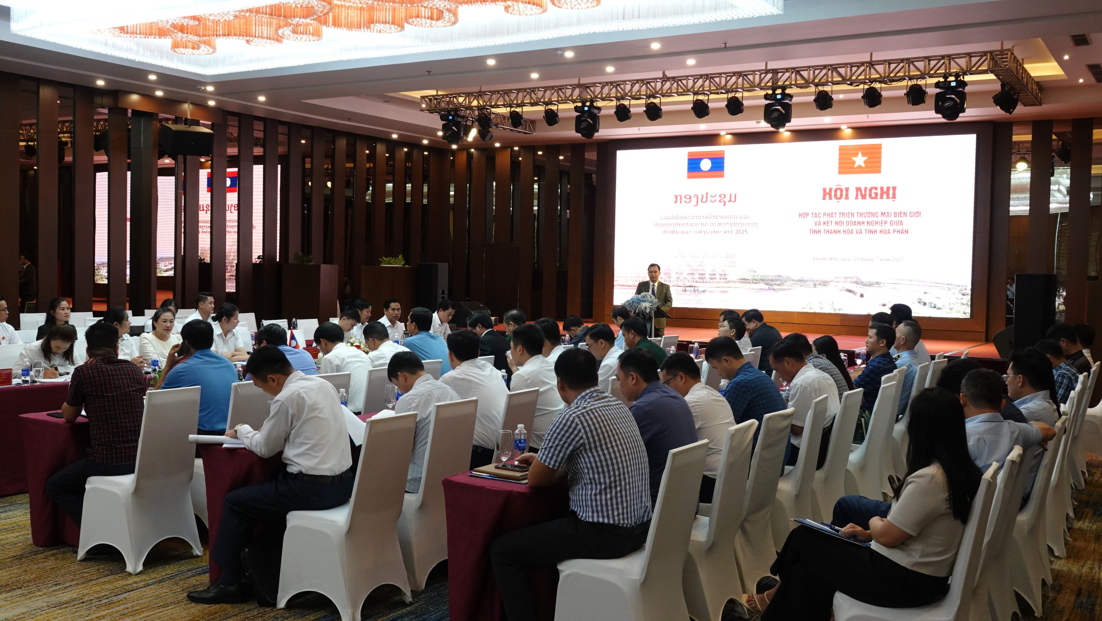 Tháo gỡ rào cản, thúc đẩy hợp tác thương mại biên giới Thanh Hóa – Hủa Phăn