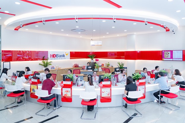 Đẩy mạnh kinh doanh số, HDBank báo lãi 6 tháng 10.068 tỷ đồng, ROE lên tới 26,5%