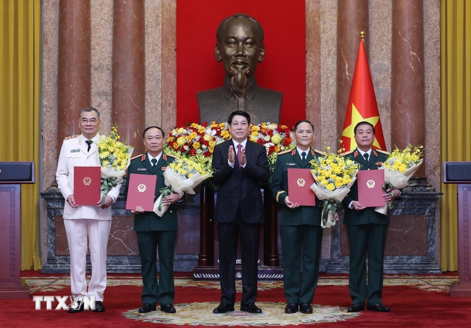 Ông Tô Ân Xô và 3 tướng Quân đội được thăng quân hàm, cấp hàm Thượng tướng