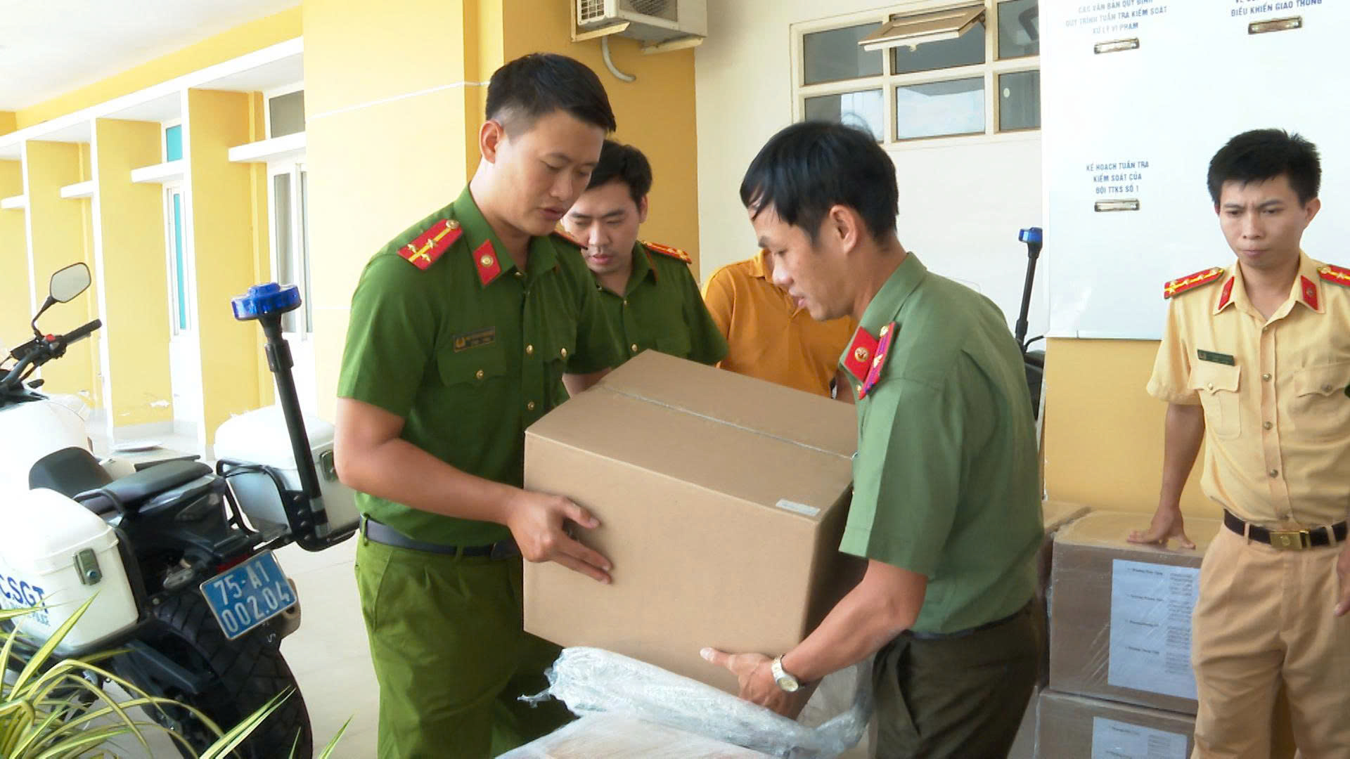 Thành phố Huế: Trang cấp máy đo nồng độ cồn cho Công an cấp xã