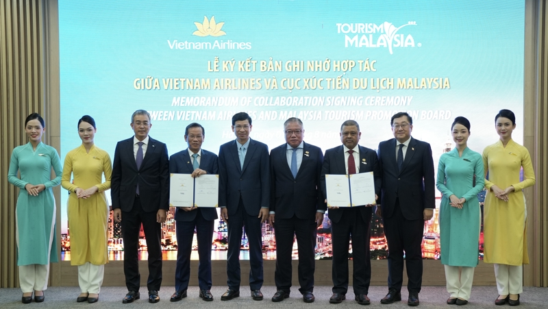 Vietnam Airlines hợp tác chiến lược với du lịch Malaysia