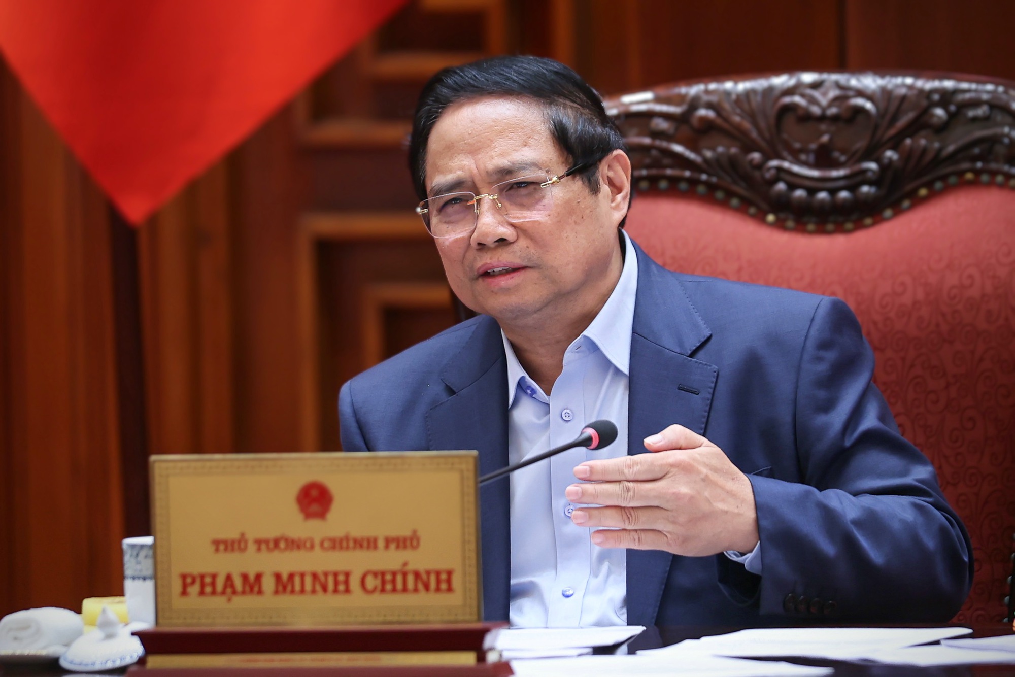 Thủ tướng: Cắt giảm thủ tục hành chính, đẩy mạnh phân cấp, phân quyền