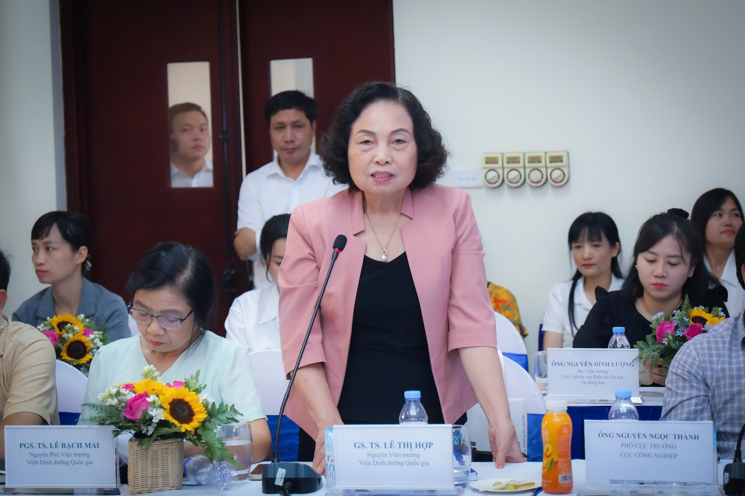 Chuyên gia: Không thể gian lận với trẻ em, cần rạch ròi quy chuẩn sữa