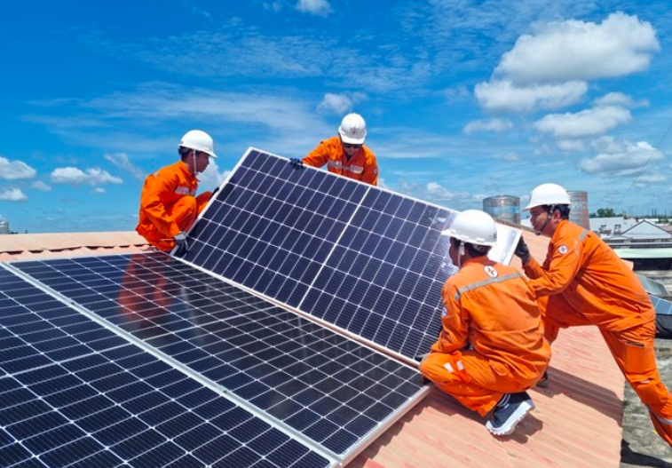 Điện mặt trời mái nhà: Giải pháp thông minh cho túi tiền người tiêu dùng