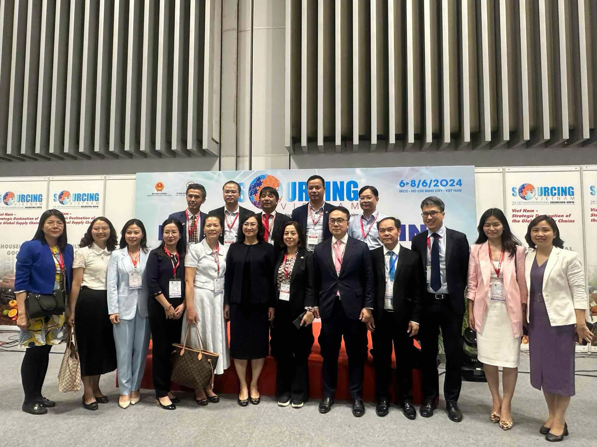 Hệ thống Thương vụ: Lực lượng nòng cốt kết nối nhà mua quốc tế