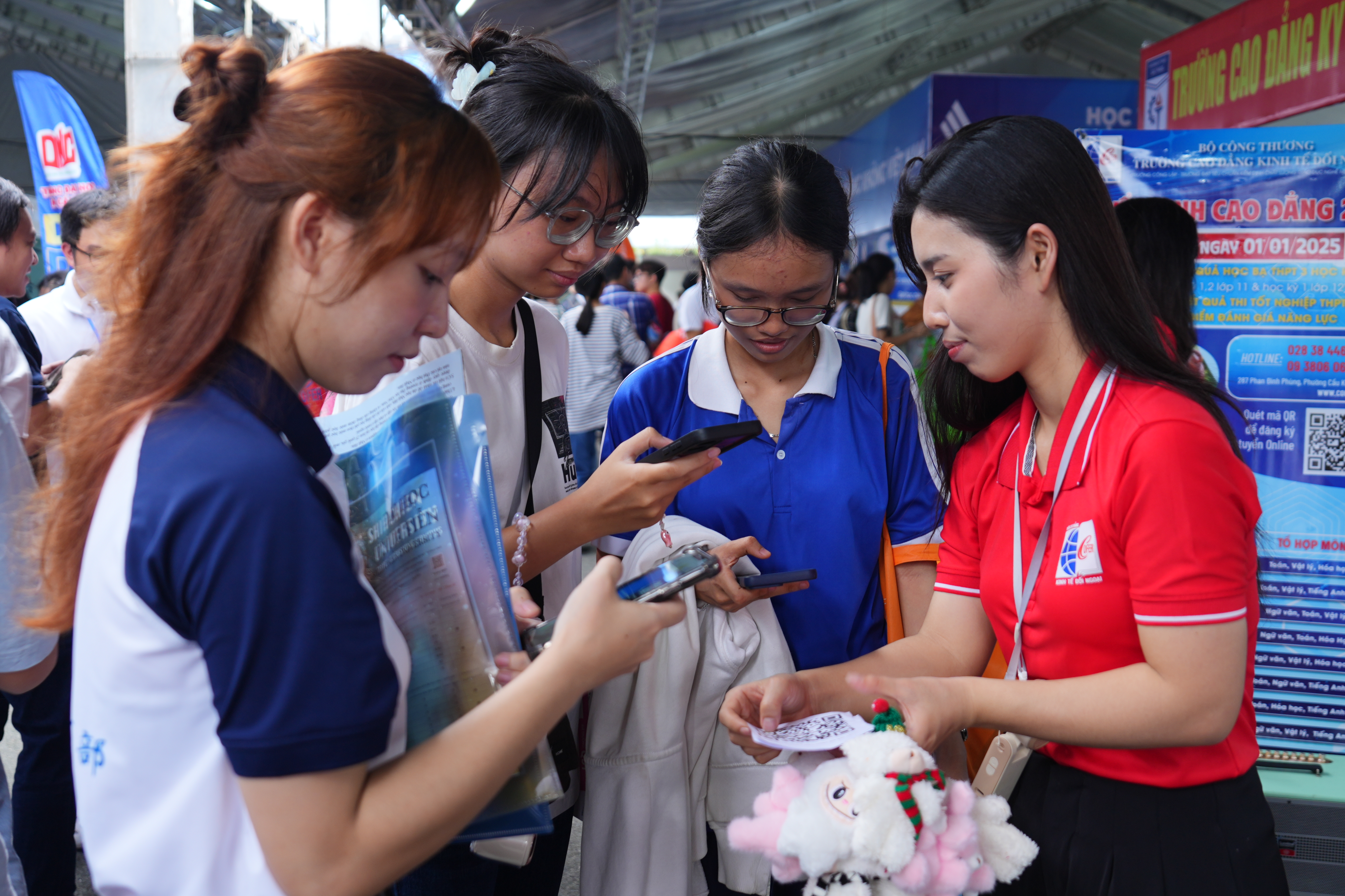 Tuyển sinh trường nghề: Tạo độ phủ từ truyền thông đa tầng