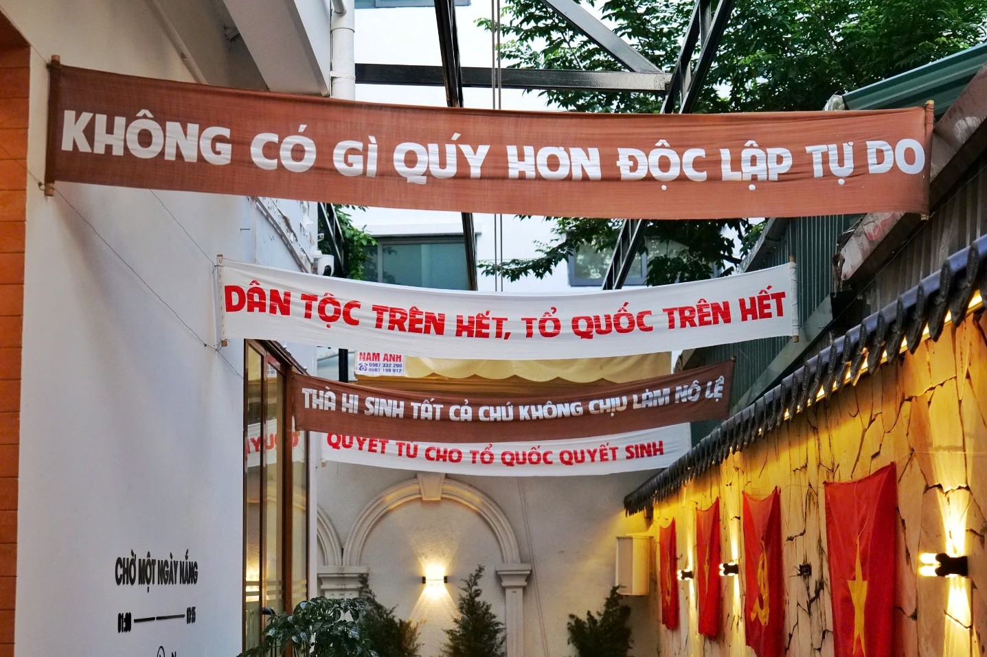 Cà phê Hà Nội “thay áo” chào mừng Quốc khánh 2/9