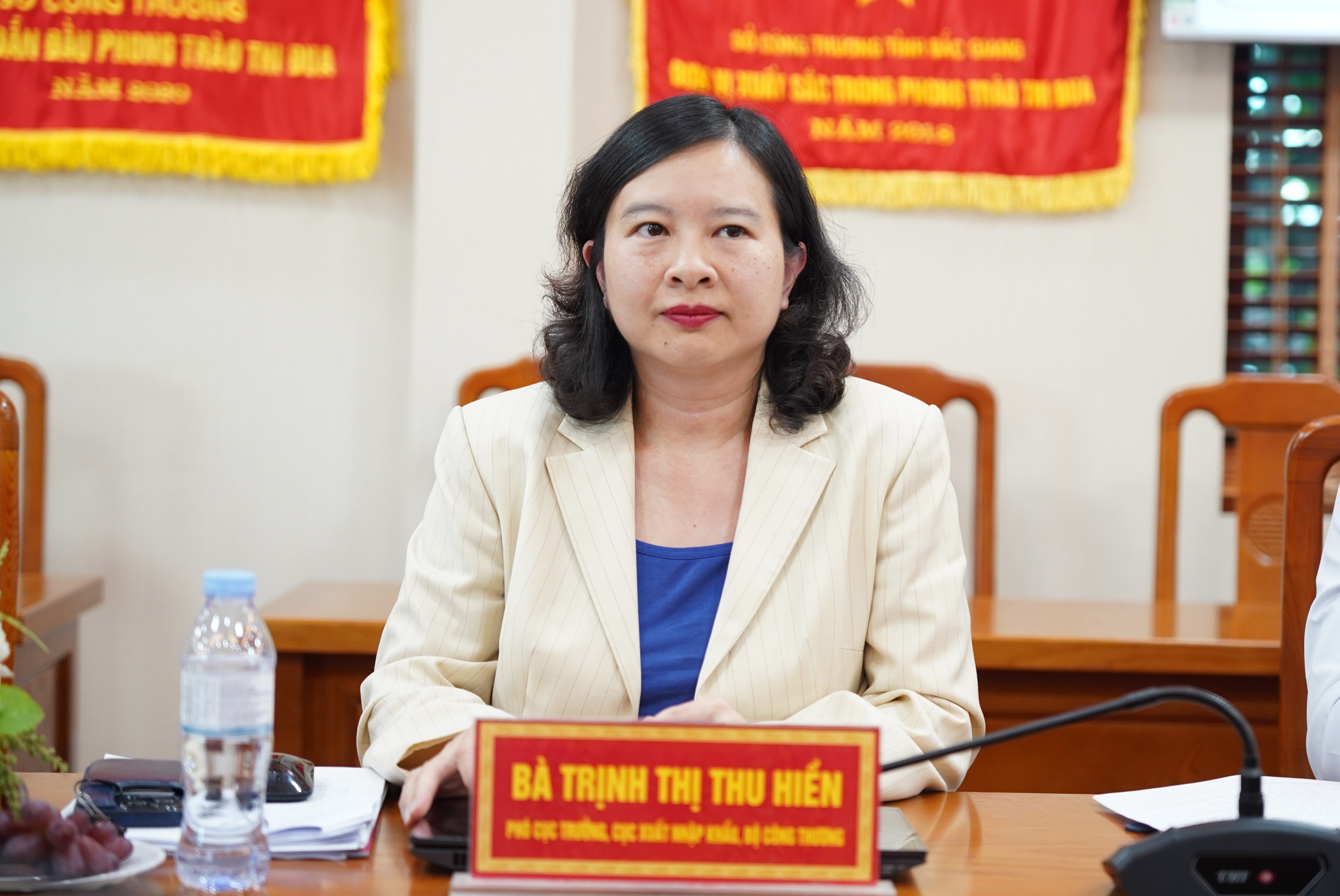 Phó Cục trưởng Cục Xuất nhập khẩu Trịnh Thị Thu Hiền hướng dẫn chi tiết các nội dung liên quan đến công tác tổ chức thực thi Thông tư số 40/2025/TT-BCT