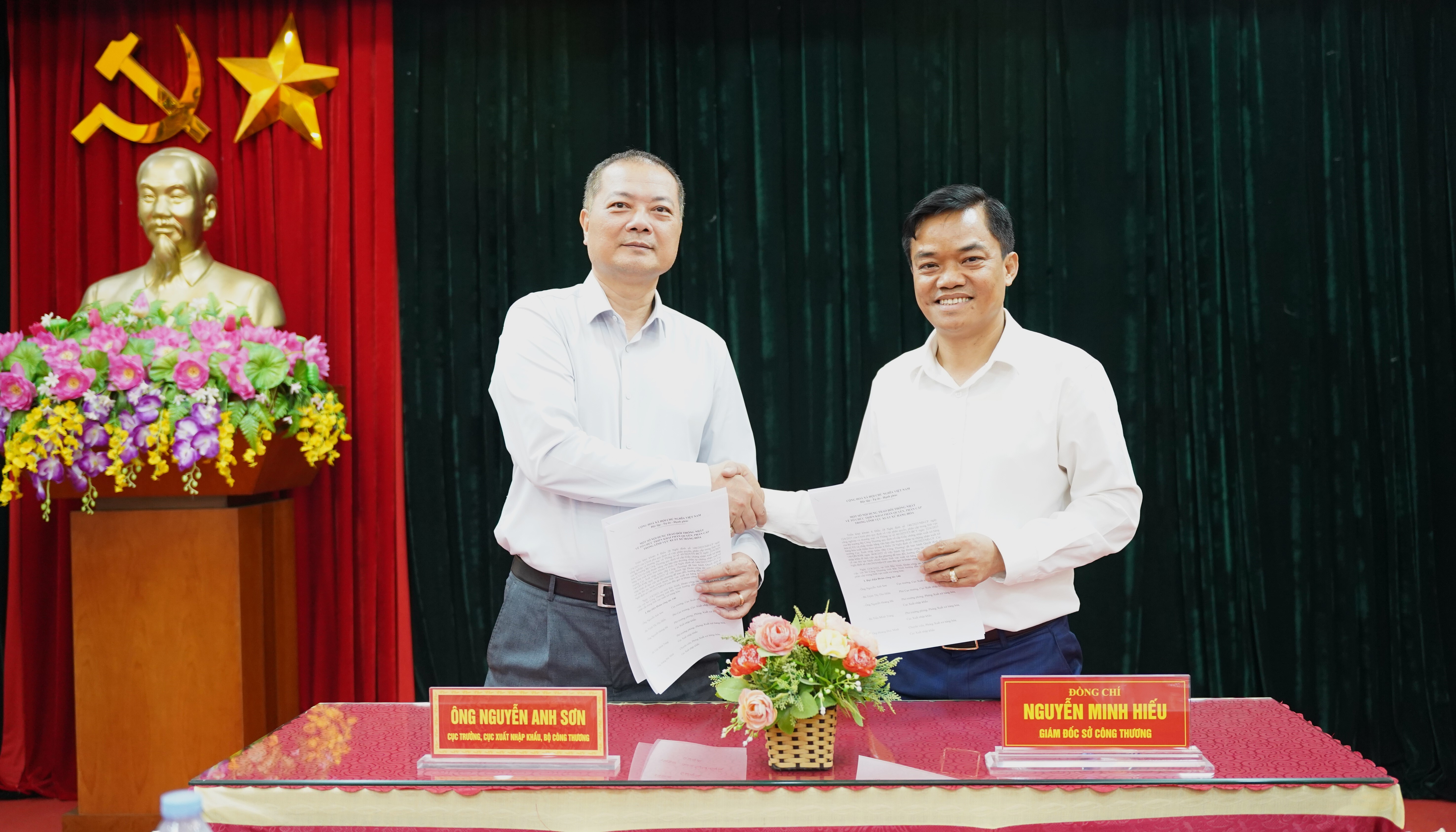 Đoàn công tác 146 và Sở Công Thương tỉnh Bắc Ninh thống nhất và ký biên bản về một số nội dung liên quan đến tổ chức triển khai phân quyền, phân cấp trong  lĩnh vực xuất xứ hàng hóa