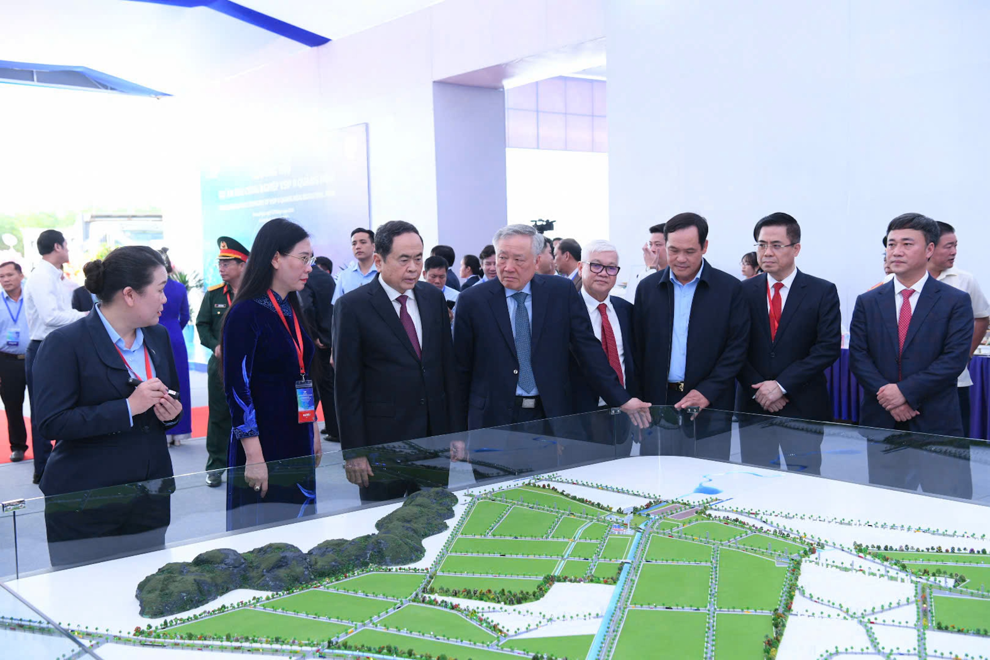 Quảng Ngãi thúc đẩy phát triển khu công nghiệp xanh