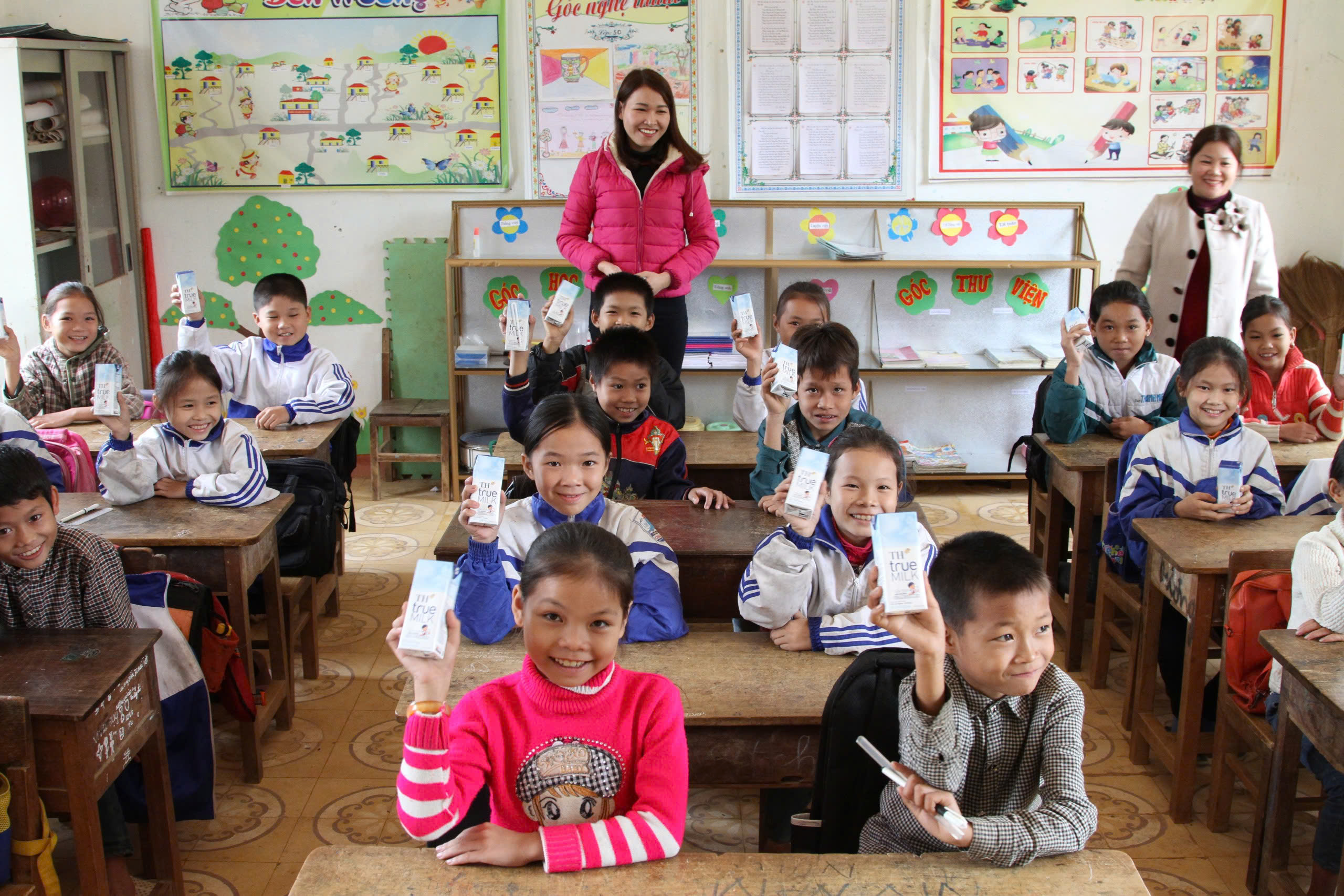 Chương trình Sữa học đường đã mang lại niềm vui được uống sữa hàng ngày cho các trẻ em vùng sâu, vùng xa