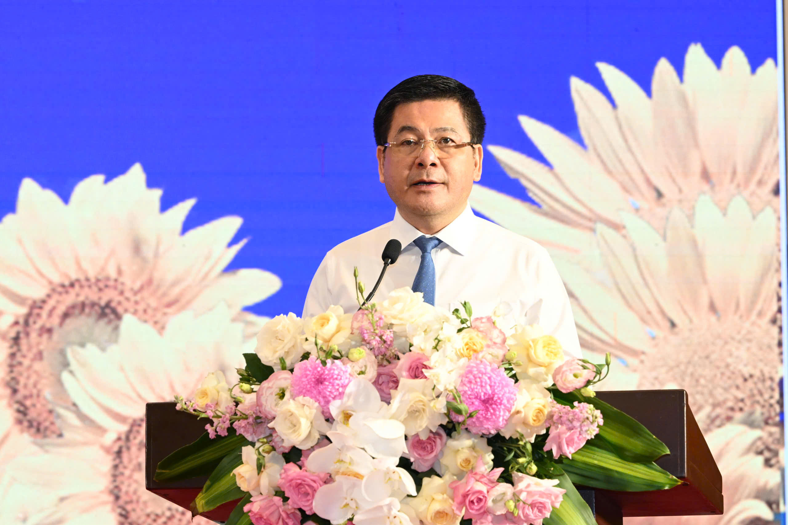 Bộ trưởng Nguyễn Hồng Diên: Gia đình là điểm tựa của người lao động và ngành Công Thương
