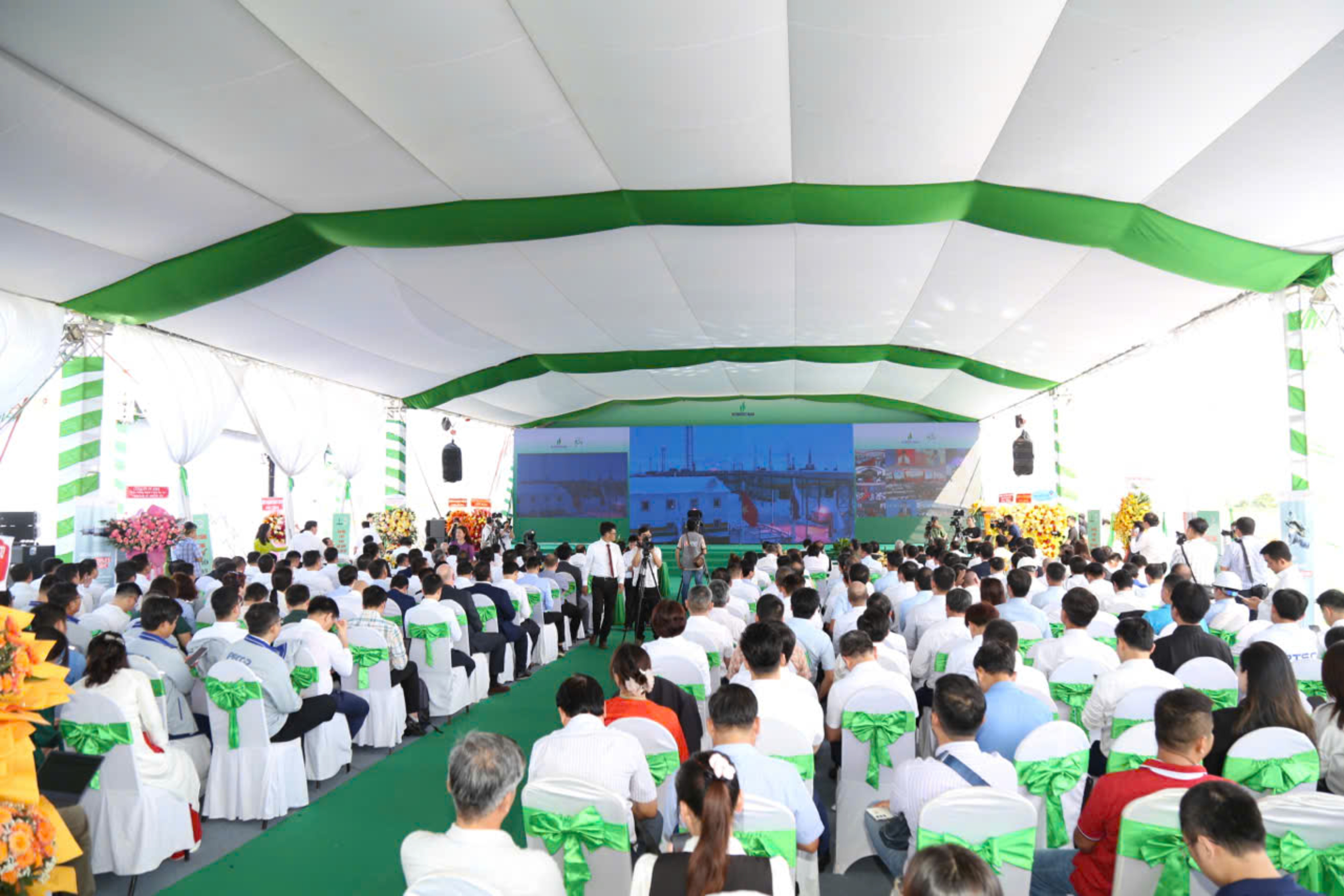 Toàn cảnh lễ khởi công