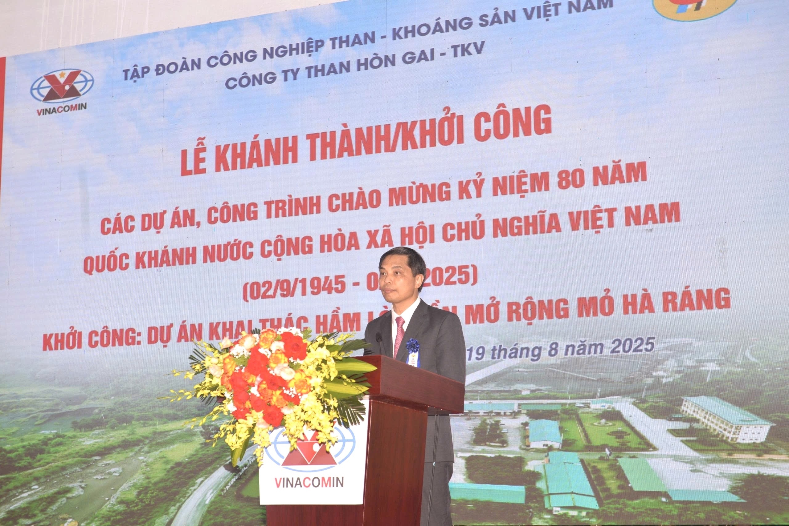Ông Vũ Văn Diện - Phó Chủ tịch Thường trực UBND tỉnh Quảng Ninh phát biểu tại lễ khởi công - Ảnh: Thảo Anh