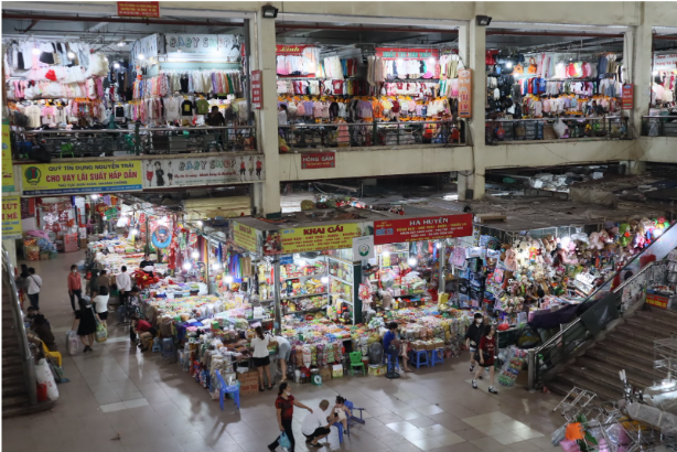 Chợ truyền thống trước ngã rẽ: Giữ hồn phố thị, bắt nhịp công nghệ 