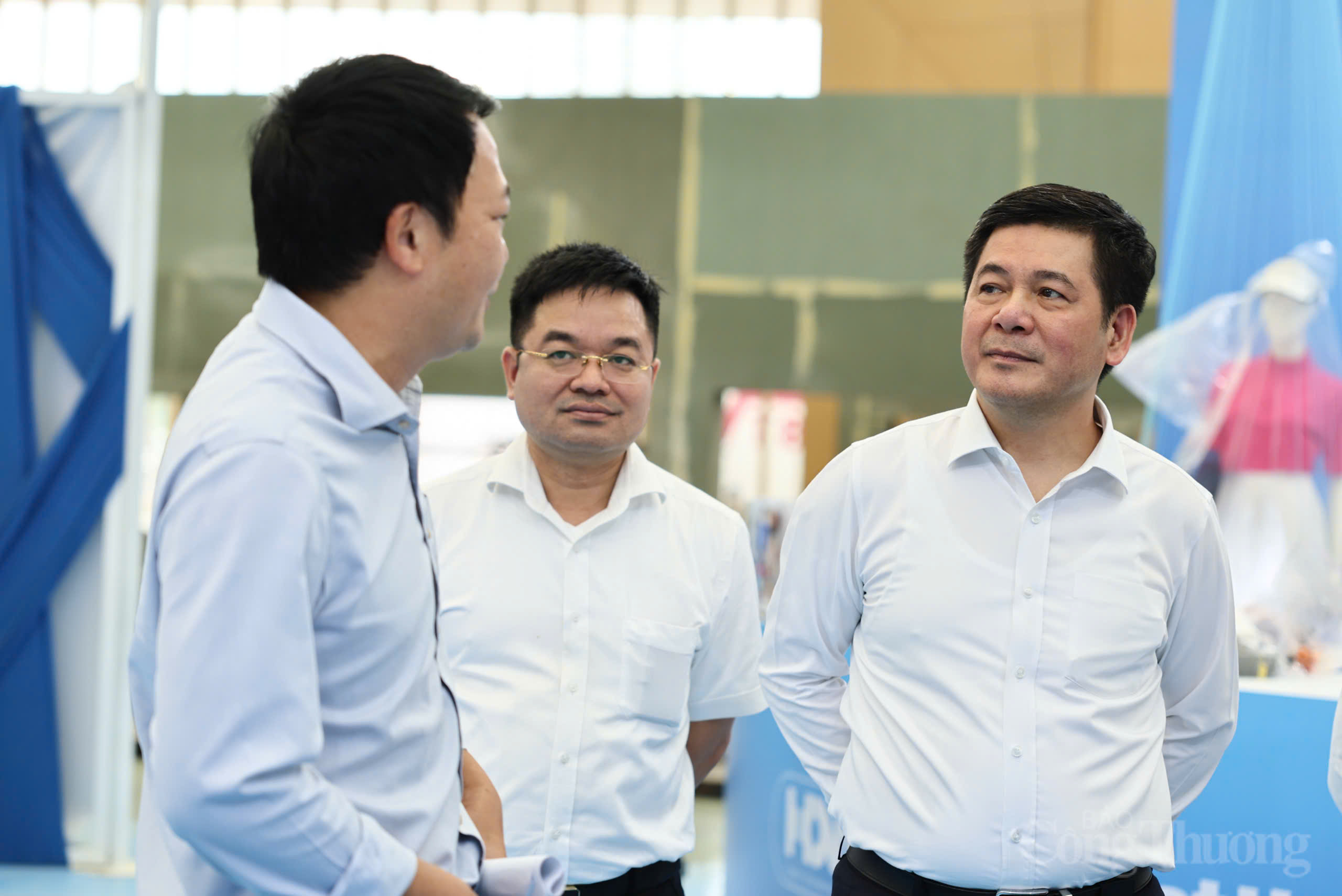 Bộ trưởng Nguyễn Hồng Diên kiểm tra tiến độ thi công triển lãm thành tựu ngành Công Thương - 9