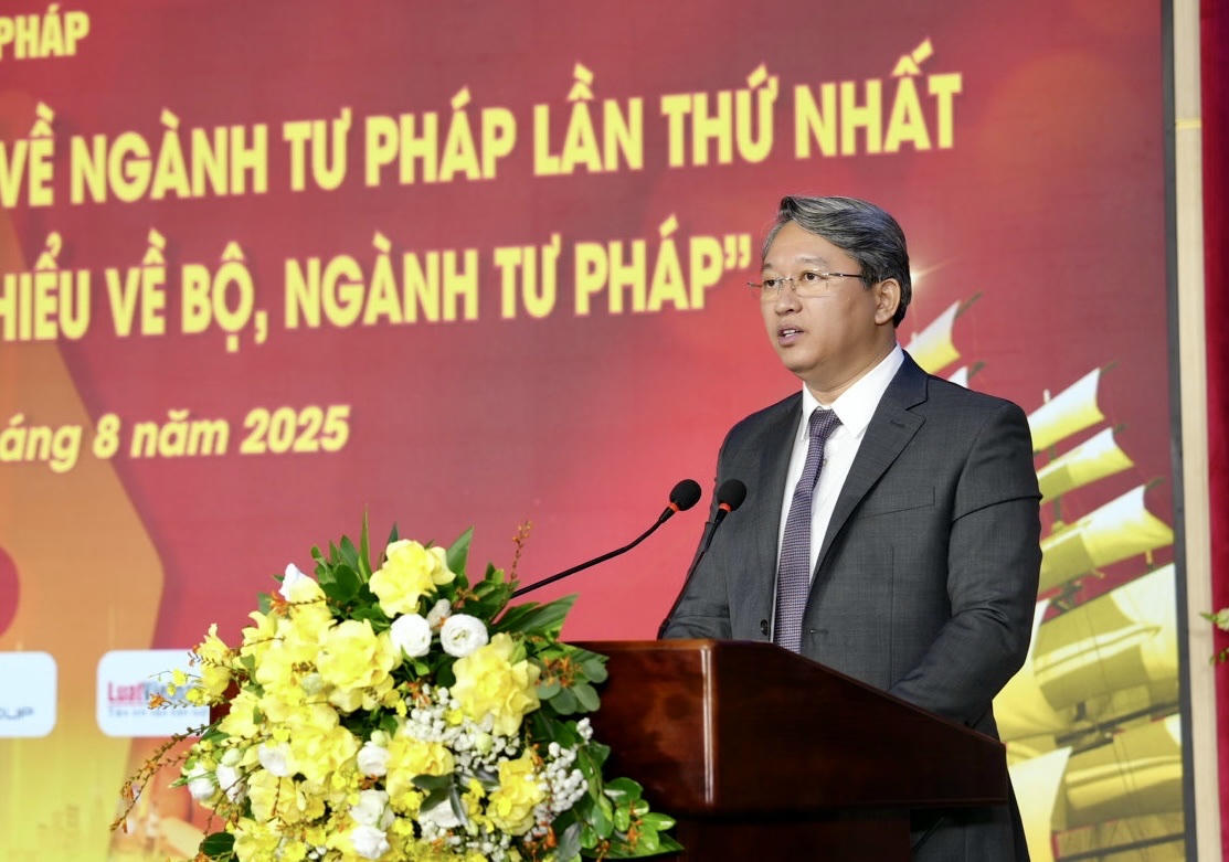 Ông Nguyễn Hải Ninh, Ủy viên Trung ương Đảng, Bộ trưởng Bộ Tư pháp phát biểu tại buổi lễ.