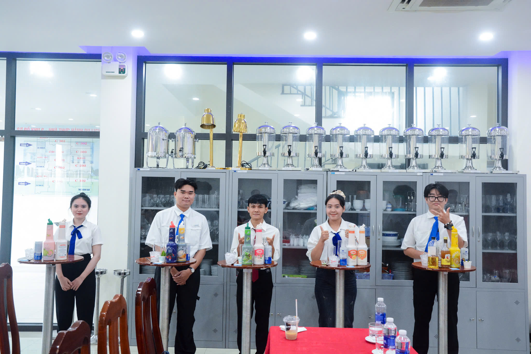 Sự 'tấn công' của AI đang định hình lại thị trường lao động