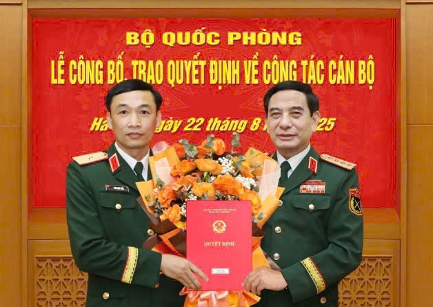 Chính ủy Bộ Tư lệnh Thủ đô Lưu Nam Tiến được thăng quân hàm Thiếu tướng