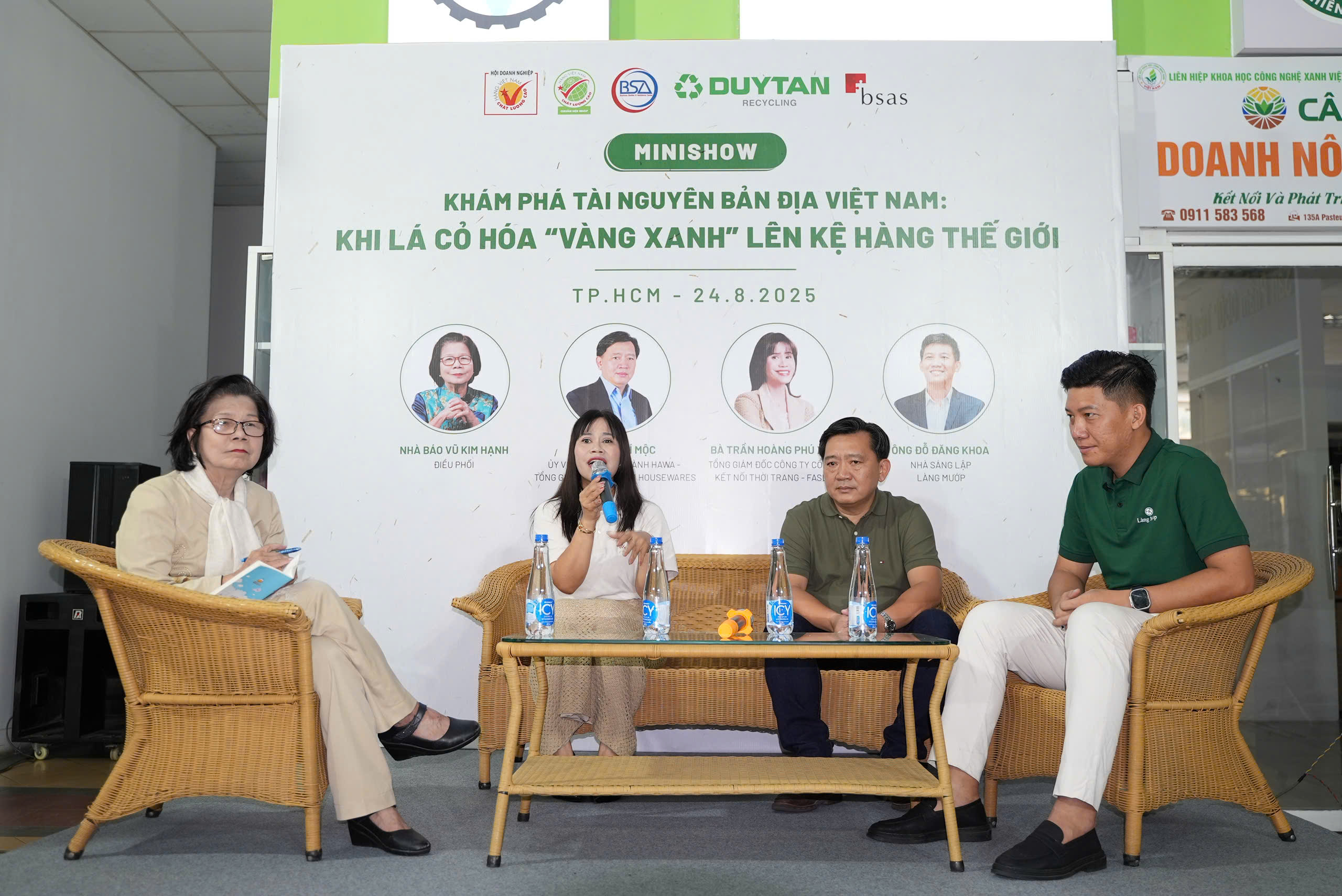 Chuyển đổi xanh: Cỏ năn tượng, lá dứa chinh phục thị trường thế giới