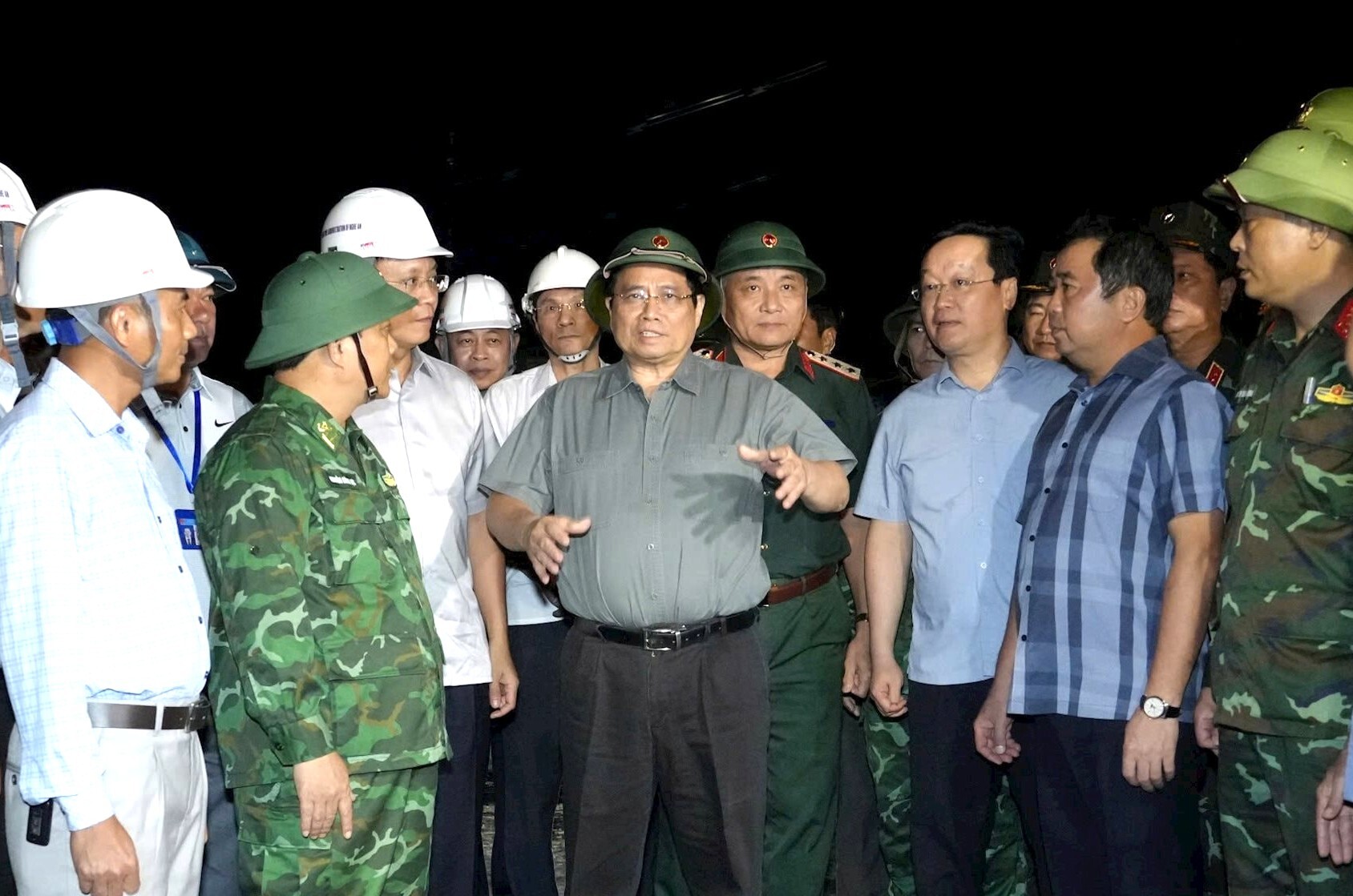 Thủ tướng Phạm Minh Chính trực tiếp chỉ đạo ứng phó bão số 5 