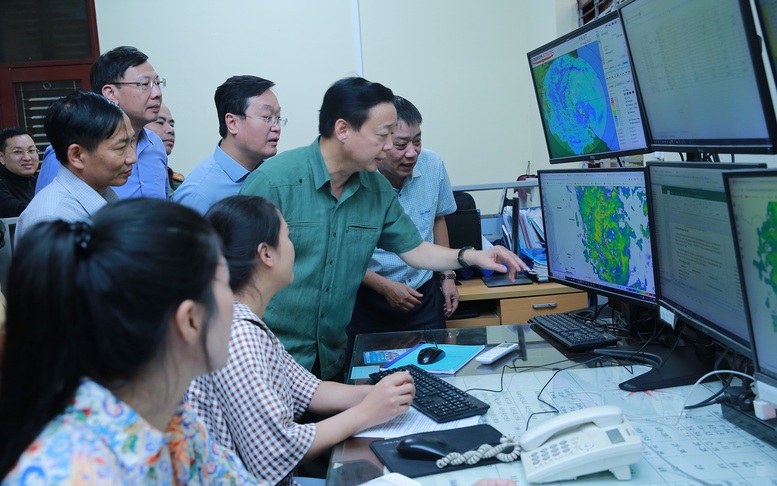 Phó Thủ tướng: Huy động doanh nghiệp nhà nước, tư nhân gia cố đê điều