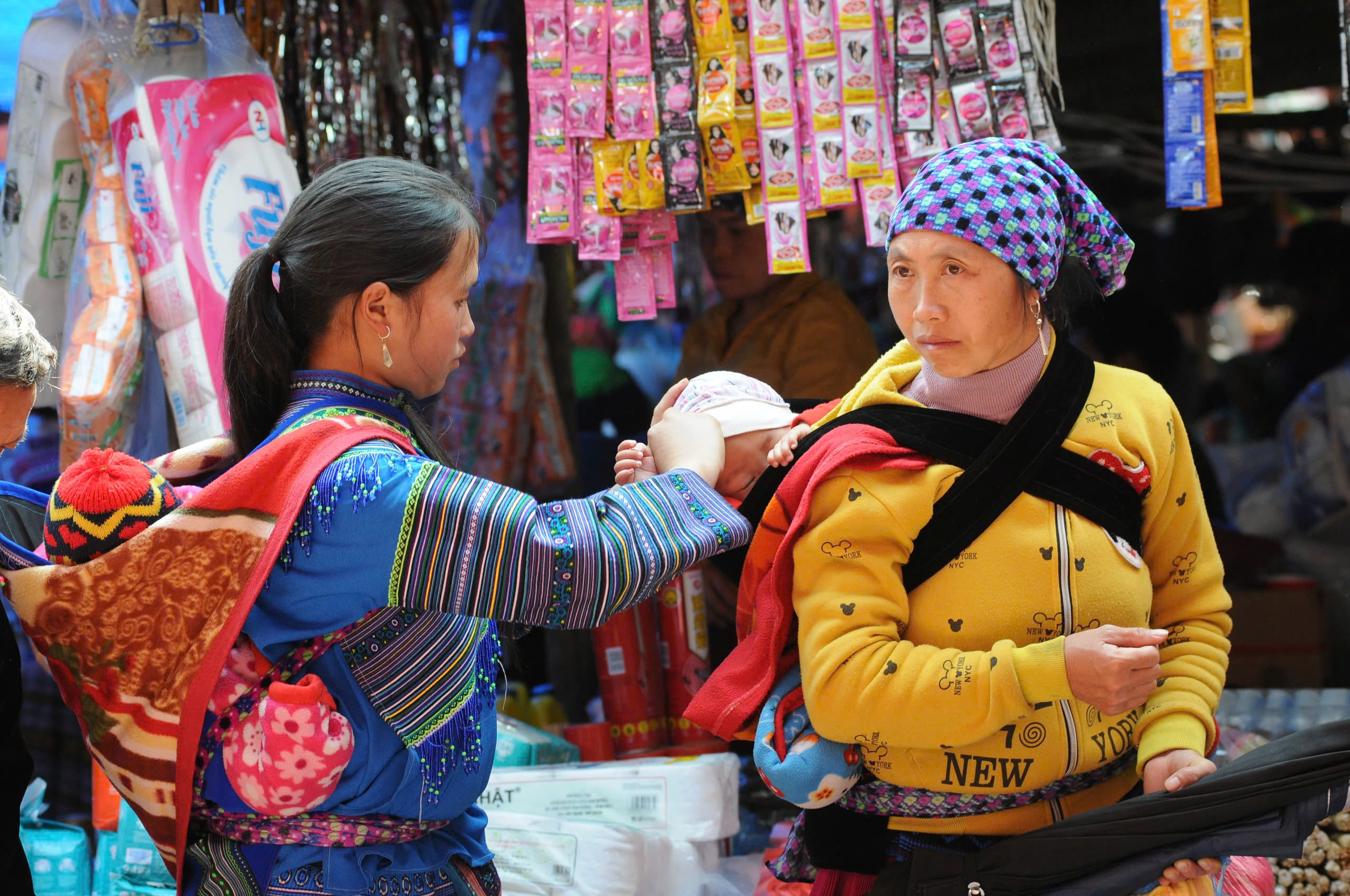 Bộ Công Thương: Kết nối hạ tầng, thúc đẩy tiêu thụ sản phẩm vùng dân tộc thiểu số