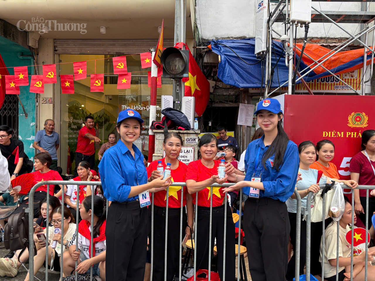 Hình ảnh đẹp của sinh viên Trường Đại học Công nghiệp Hà Nội tại sơ duyệt A80 - 1
