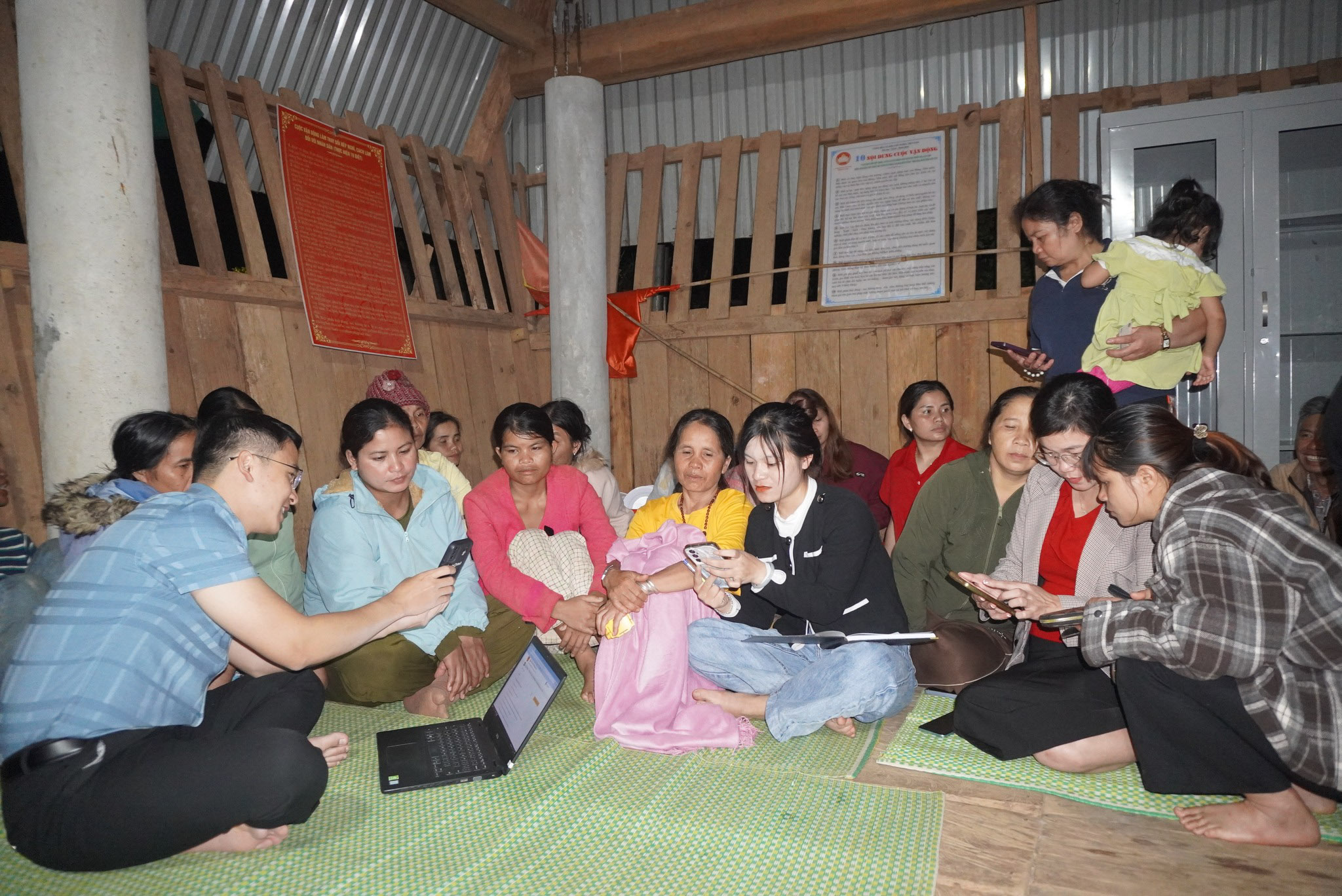 Chuyển đổi số, liên kết chuỗi: Tăng cường tiêu thụ sản phẩm cho đồng bào Xơ Đăng