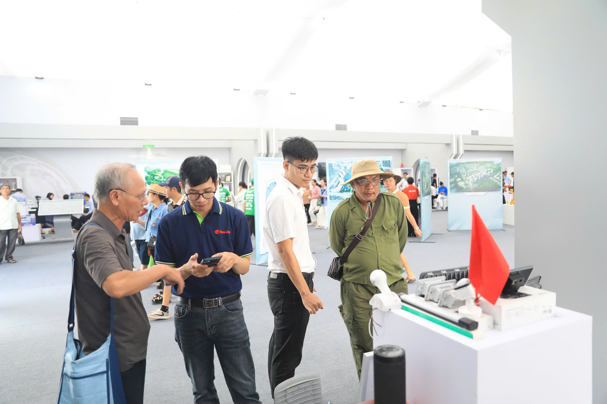 Hàng chục nghìn du khách trải nghiệm không gian Truyền thống và sáng tạo Hà Nội dịp 2/9