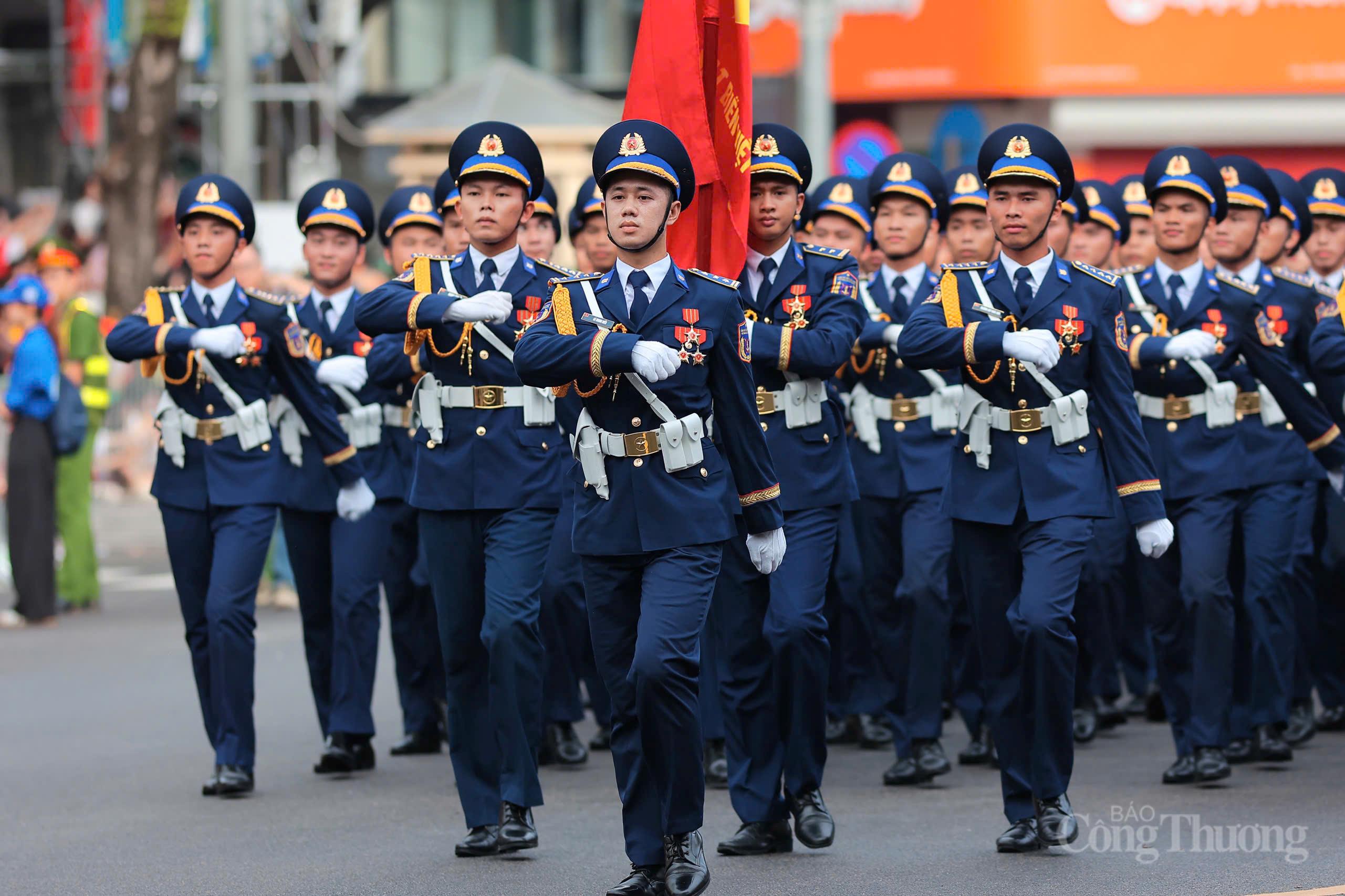 Khí thế diễu binh, diễu hành hào hùng cùng niềm tự hào của hàng vạn người dân Thủ đô đã khắc họa trọn vẹn tinh thần Dộc lập -Tự do - Hạnh phúc của dân tộc Việt Nam trong hành trình 80 năm.