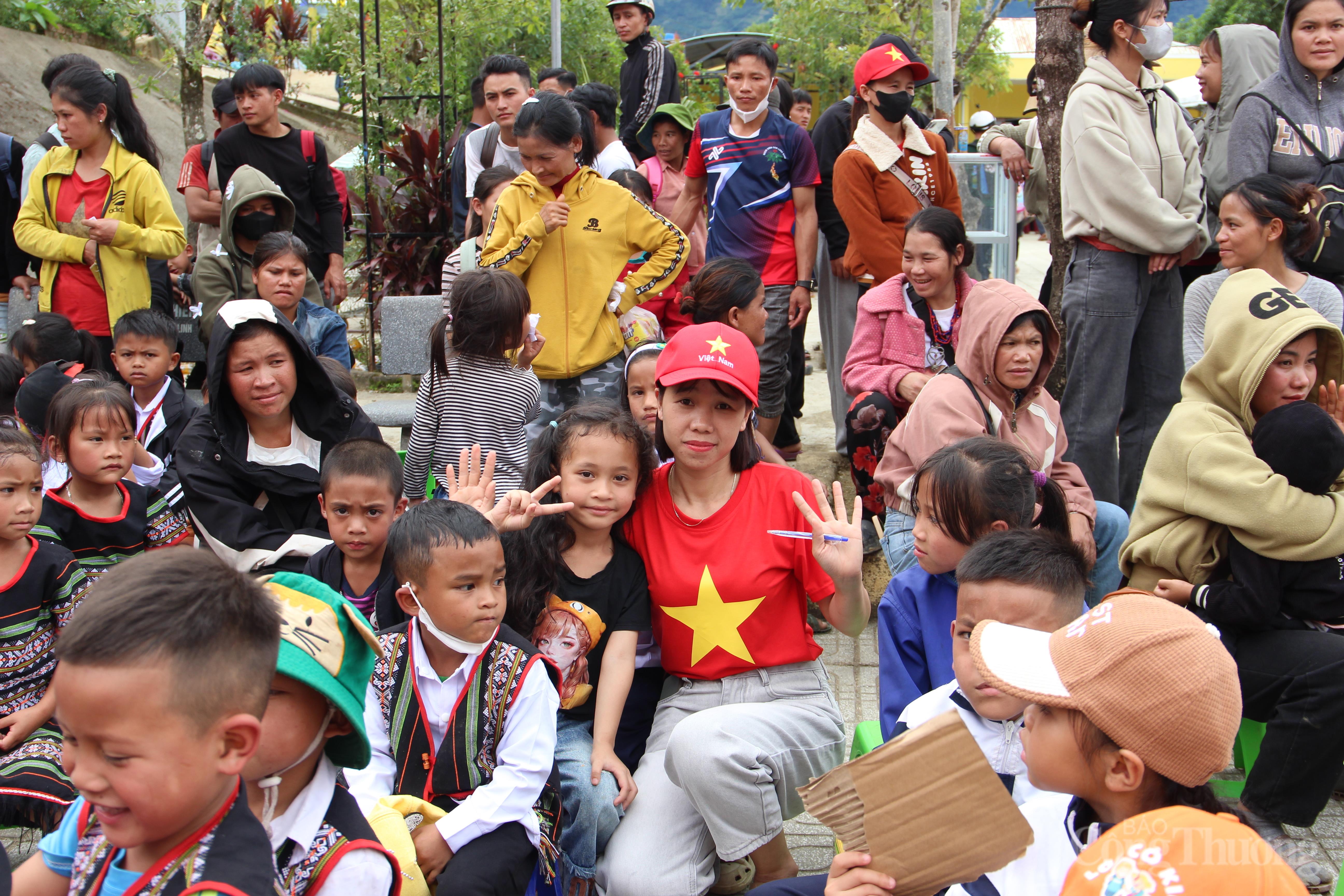 Với 6 hoạt động chính diễn ra trong 2 ngày hội, các em học sinh được trao mọi đồ dùng chuẩn bị đầy đủ cho năm học mới