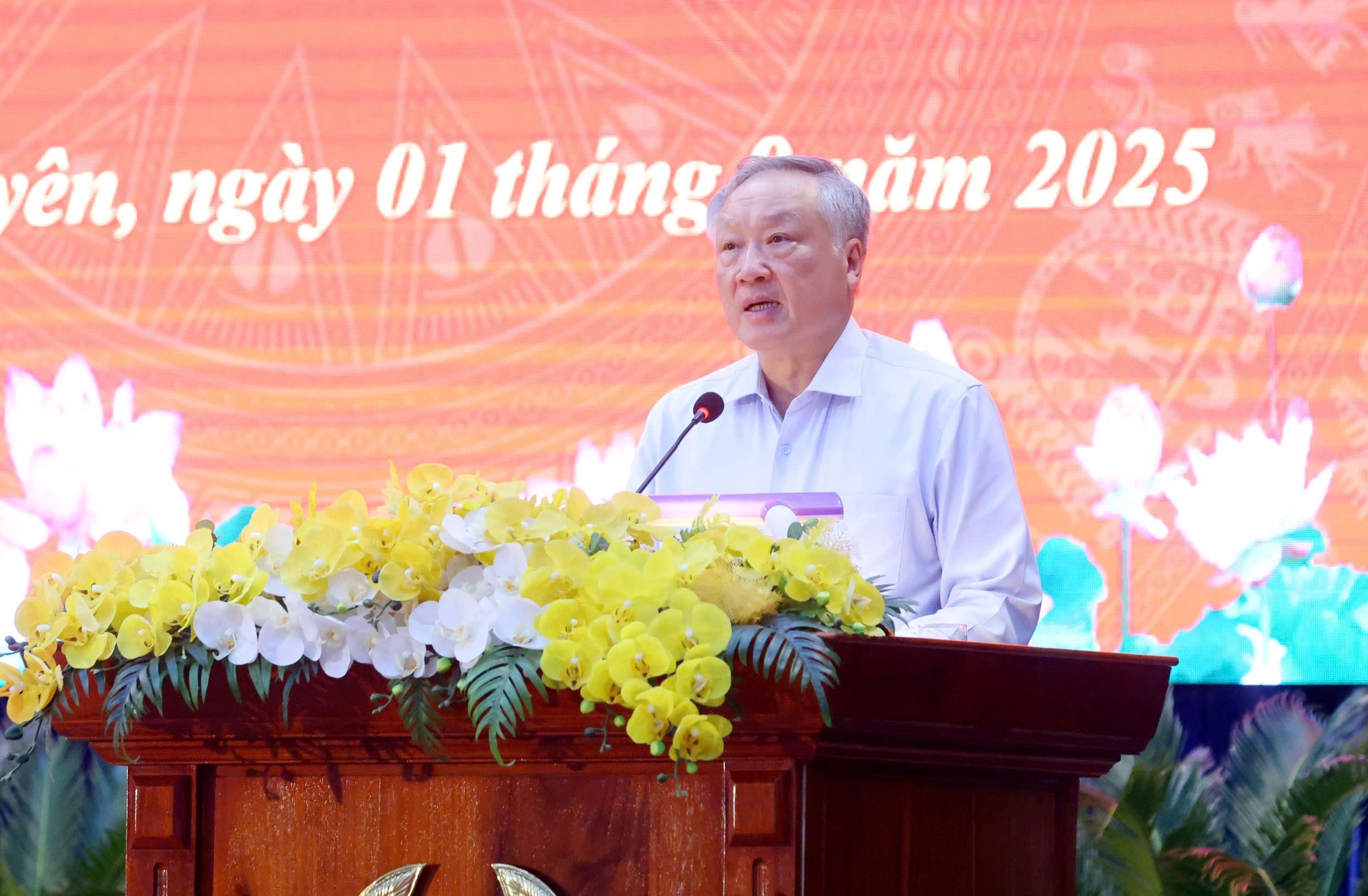 Phó Thủ tướng Thường trực Chính phủ Nguyễn Hòa Bình dự Lễ công bố Quyết định đặc xá tại Trại giam Phú Sơn 4. Ảnh: VGP/Nguyễn Hoàng