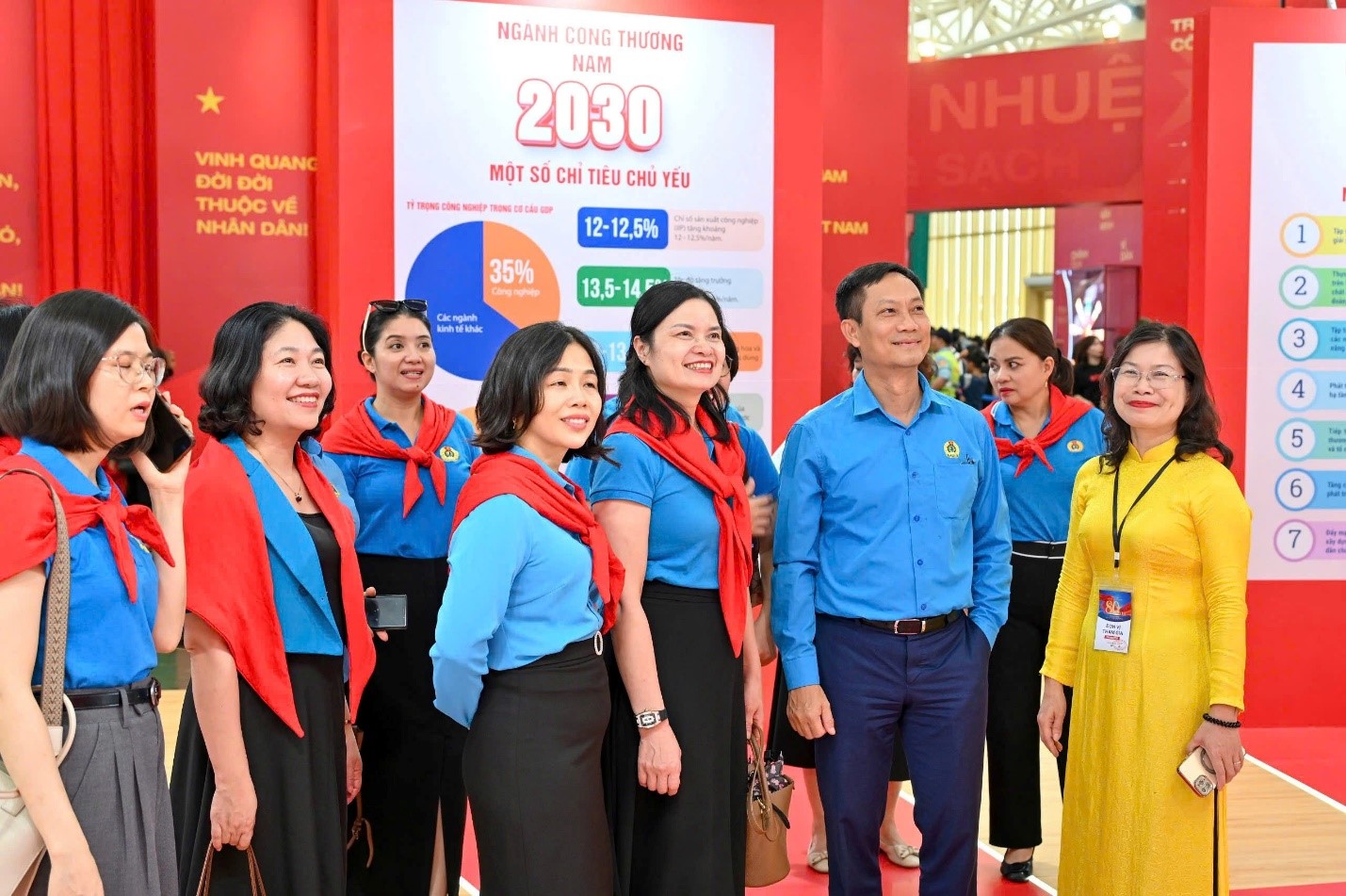Công đoàn Công Thương Việt Nam tham quan Triển lãm Thành tựu Đất nước: 
