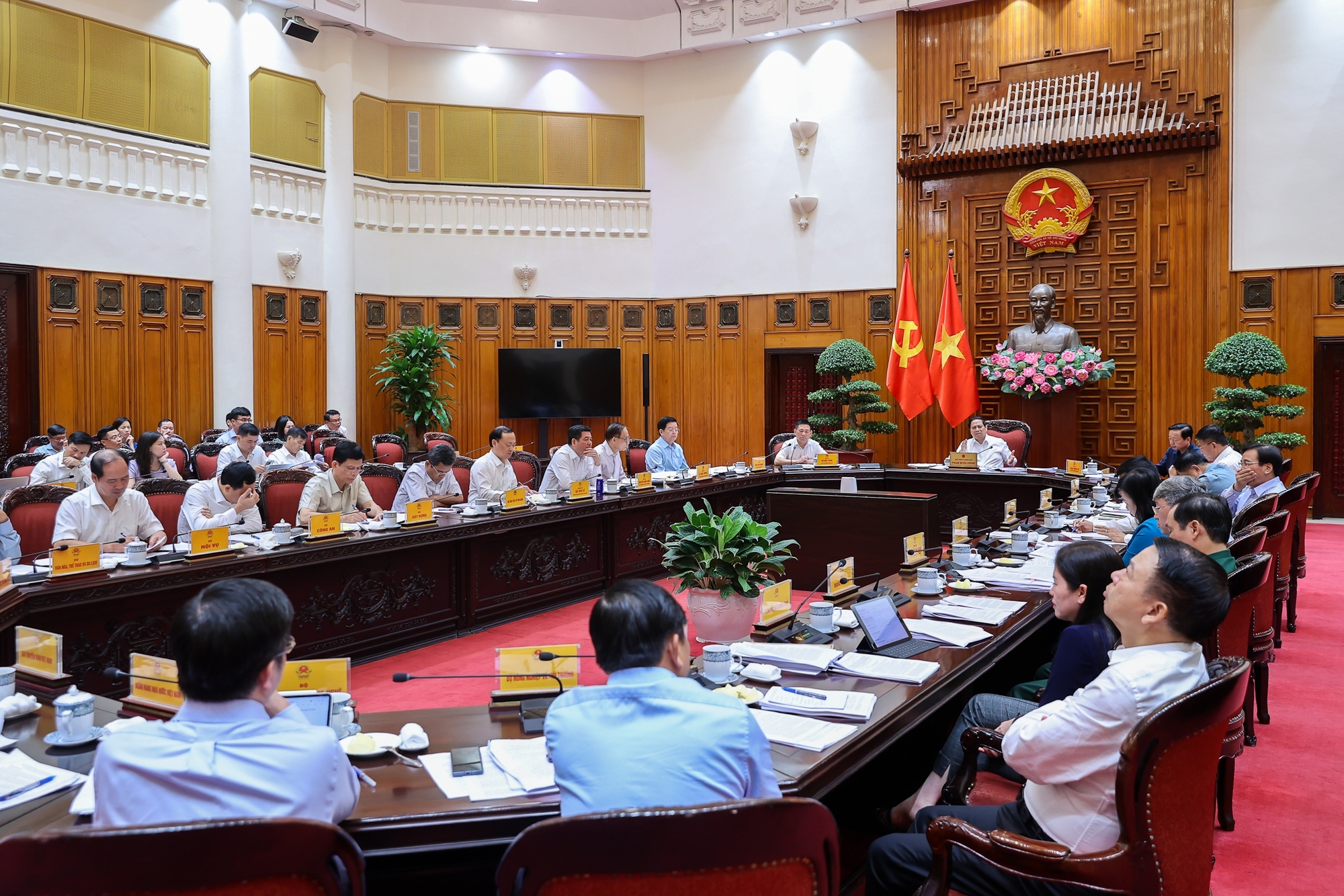 Thủ tướng nhấn mạnh các bài học kinh nghiệm về nắm chắc tình hình, phản ánh chính sách phù hợp, kịp thời, linh hoạt, hiệu quả. Ảnh: VGP/Nhật Bắc