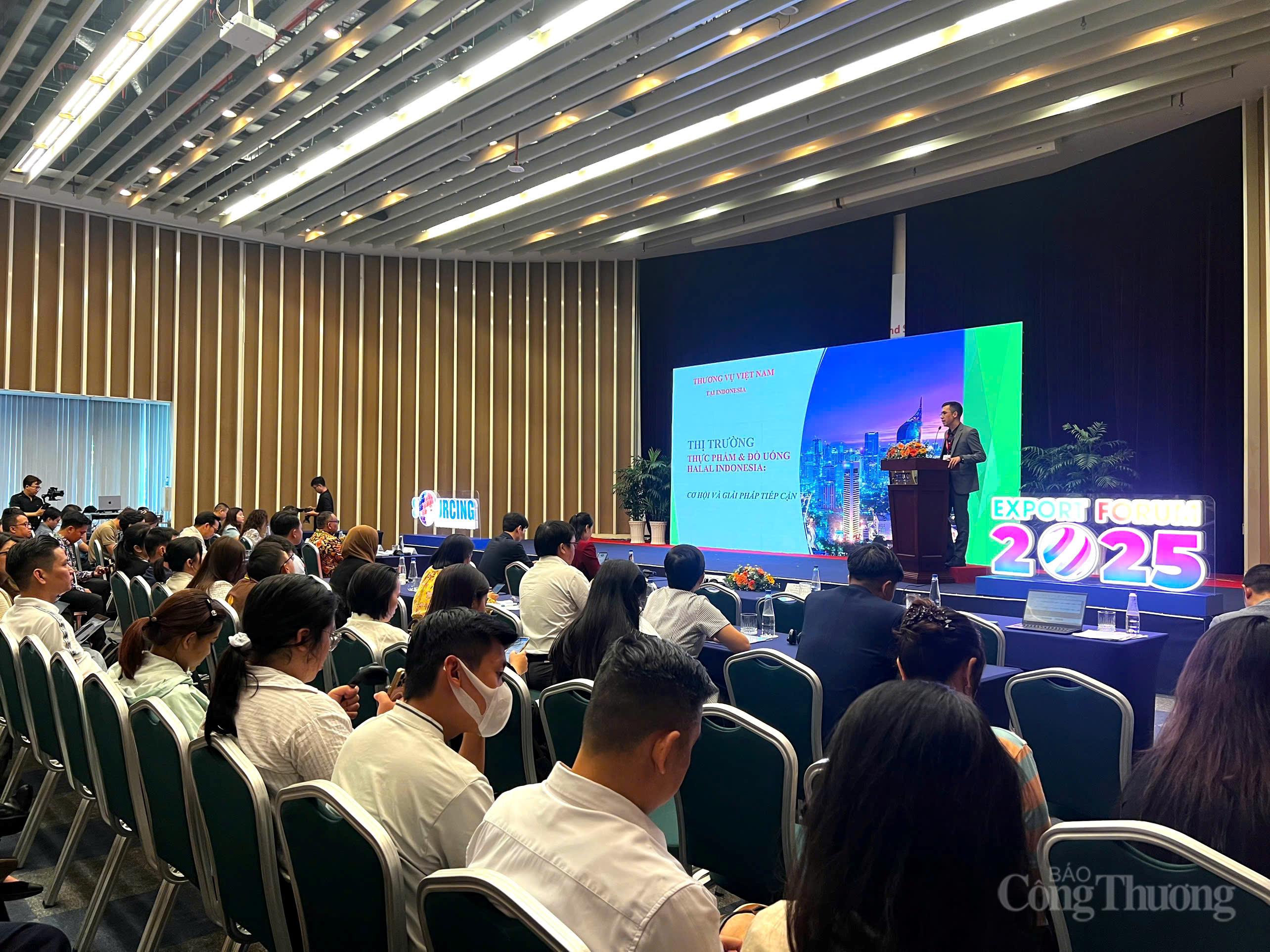 Ông Phạm Thế Cường, Tham tán Thương mại, Thương vụ Việt Nam tại Indonesia chia sẻ thêm cơ hội và giải pháp tiếp cận thị trường thực phẩm và đồ uống Halal tại quốc gia này.