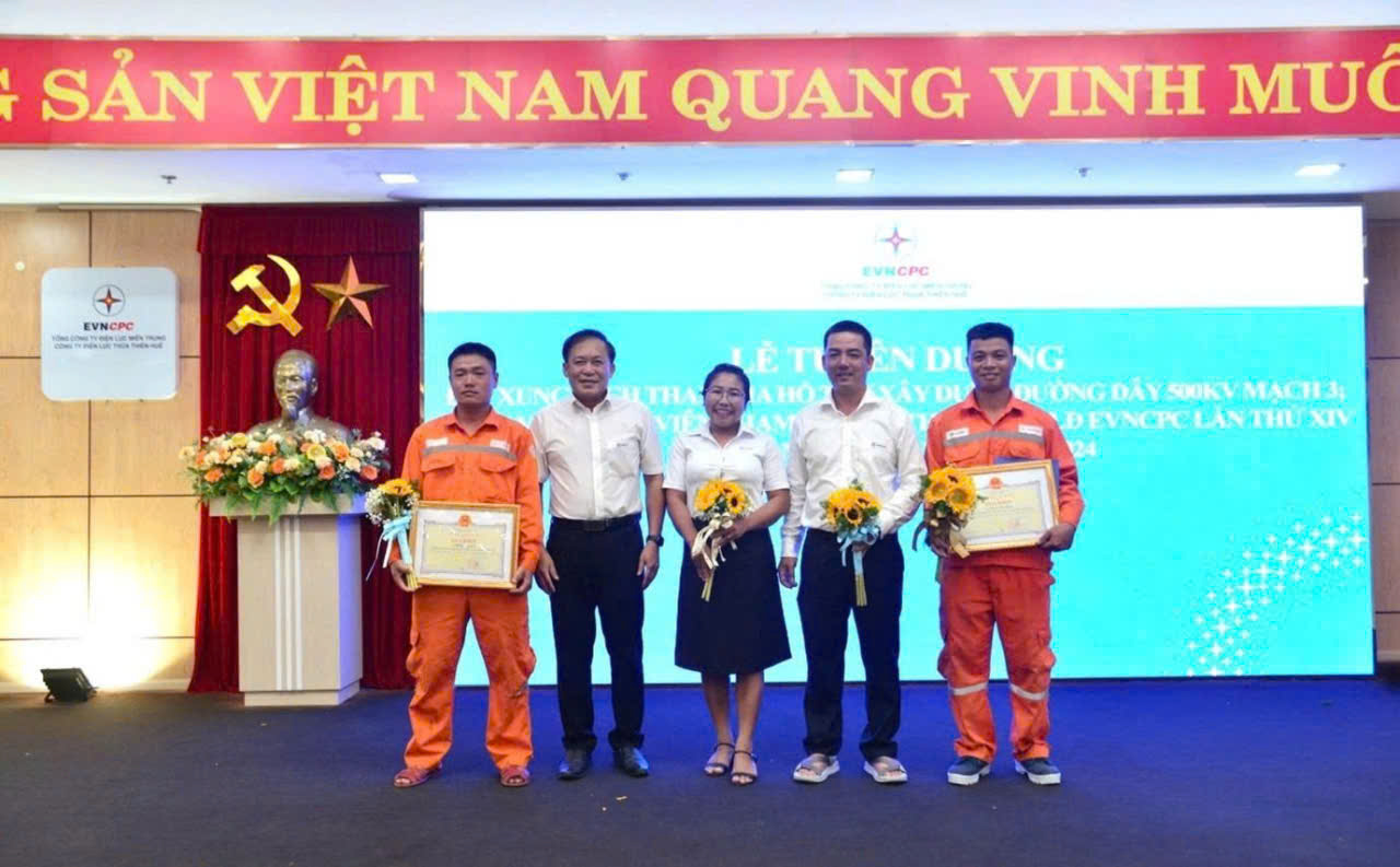 Người thợ điện tận tâm, xung kích trên mọi mặt trận