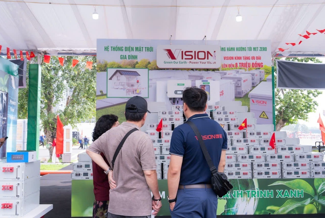 VISION-TECH phối hợp sản xuất hệ thống biến tần. Ảnh: Khôi Nguyên