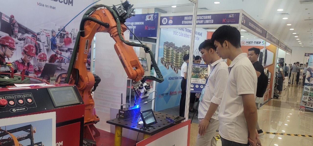 Kết nối cung cầu, giải bài toán nhân lực ngành công nghiệp chủ lực