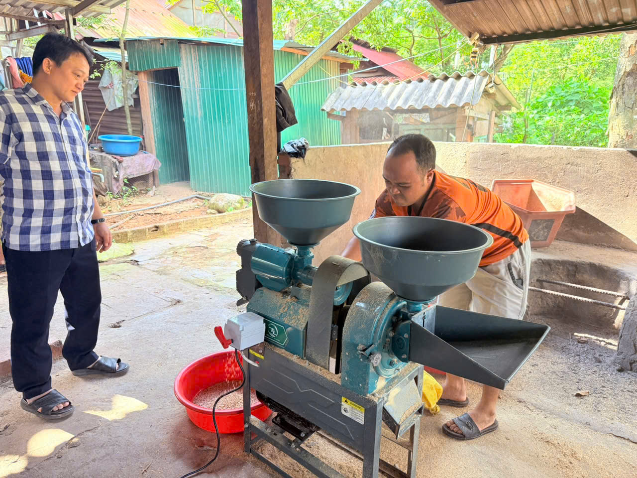 Chuyện kể ở xã biên giới Thượng Trạch: Bài 2: Phát triển kinh tế dưới cánh rừng Trường Sơn
