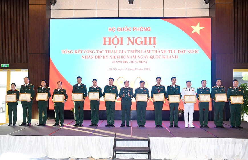 Bộ Quốc phòng tổ chức Hội nghị tổng kết Triển lãm Thành tựu đất nước