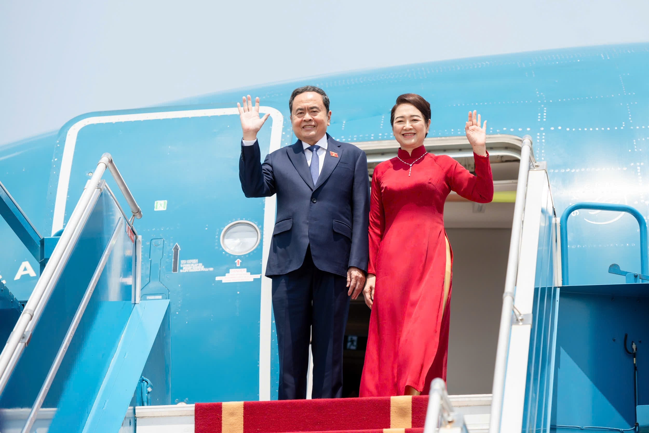 Chủ tịch Quốc hội lên đường tham dự AIPA-46, thăm chính thức Malaysia